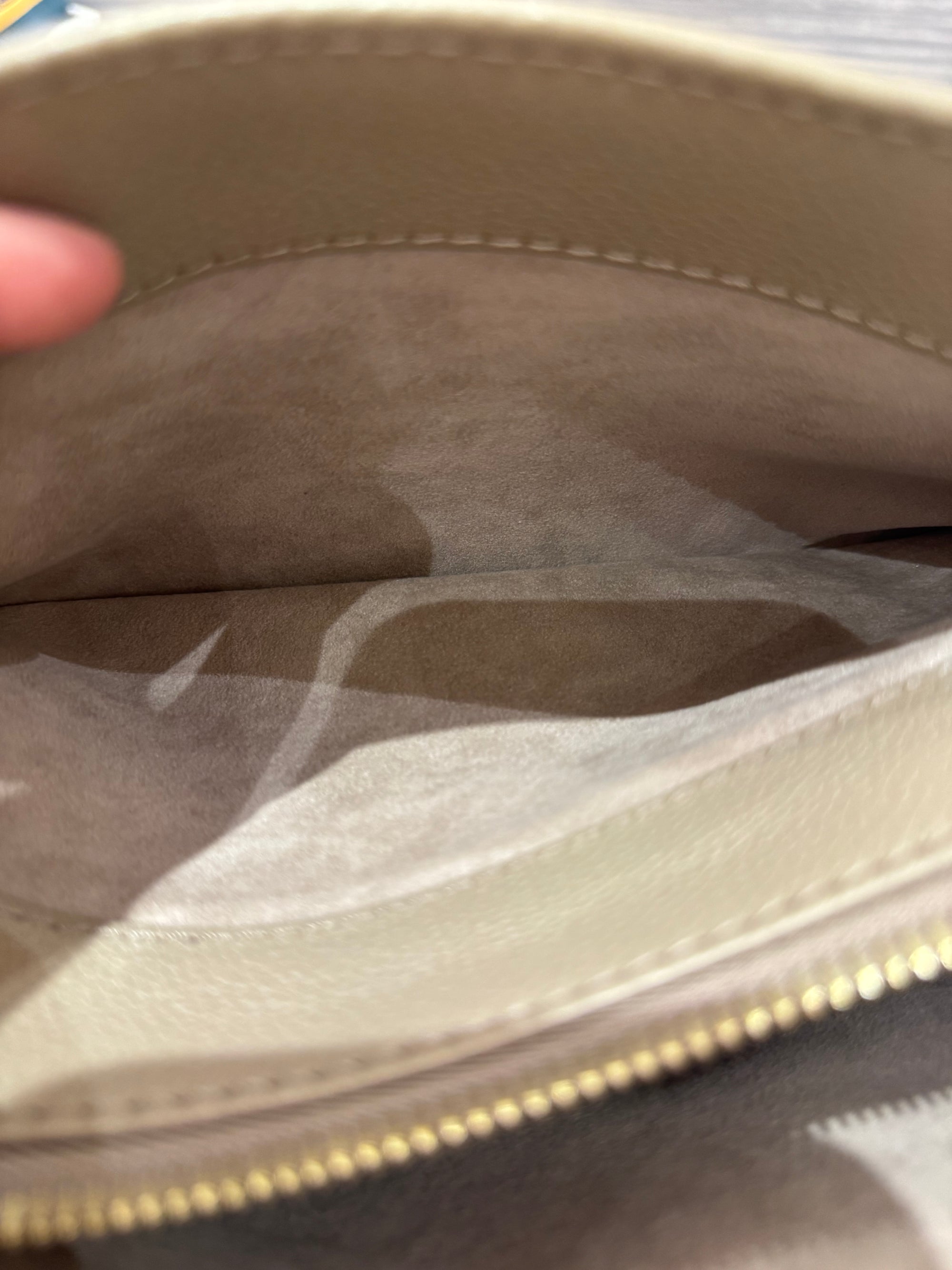 Louis Vuitton On The Go East West Bicolor Monogram Empriante