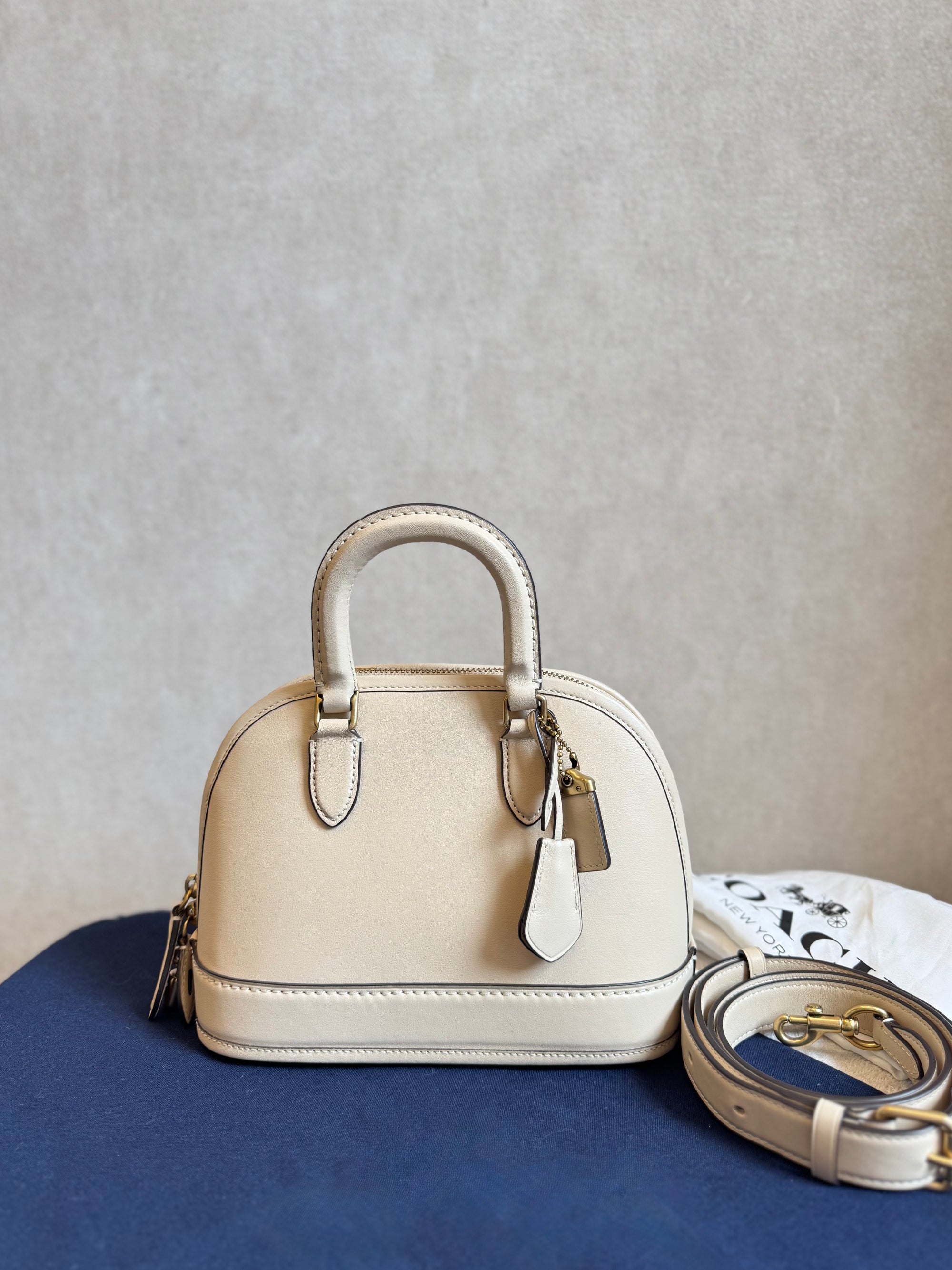 Coach Reveal Alma