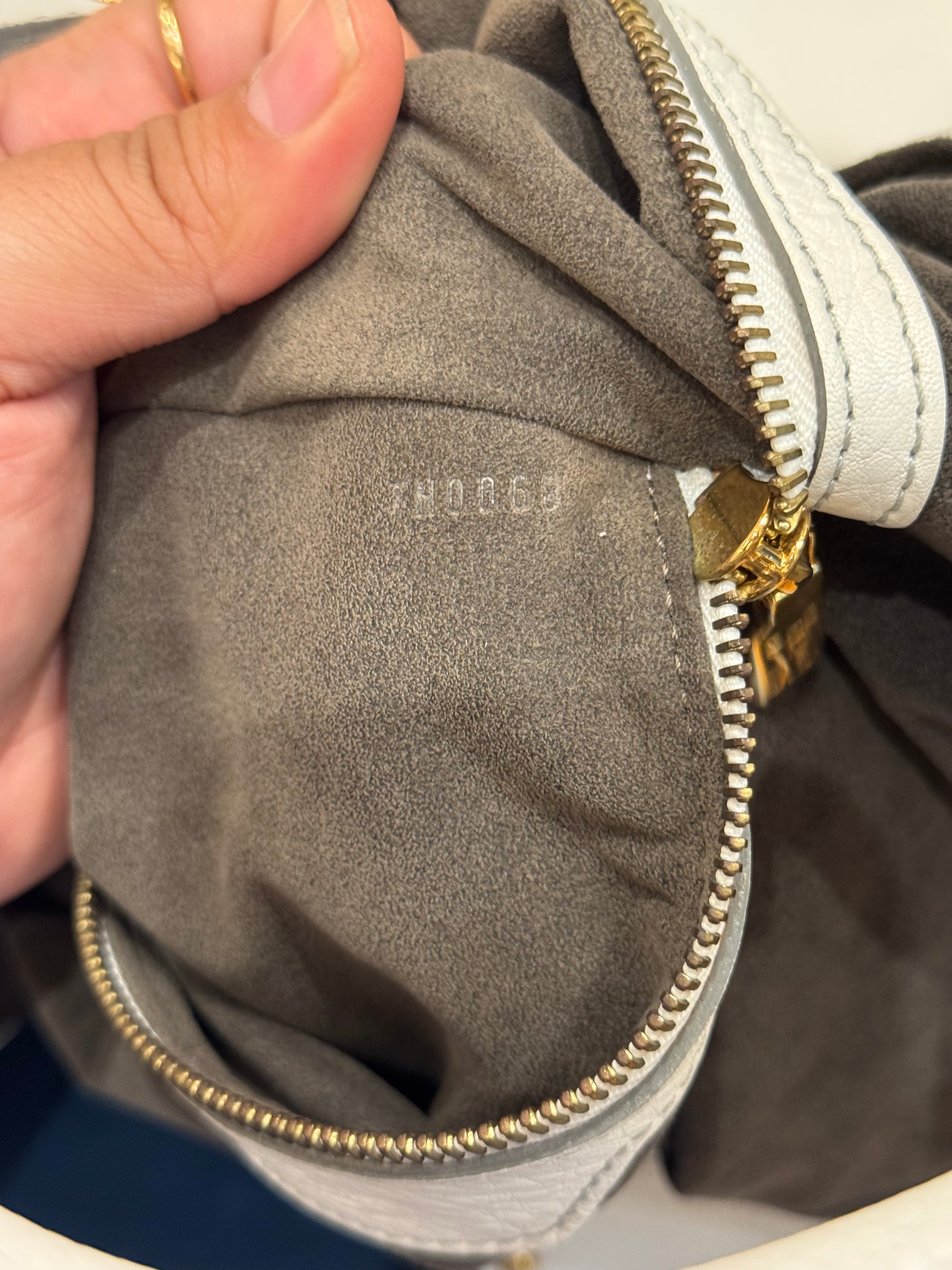 Louis Vuitton Mahina Hobo White