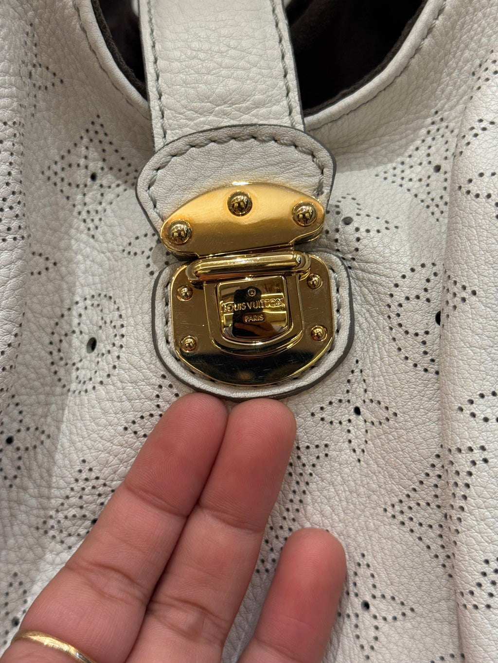 Louis Vuitton Mahina Hobo White