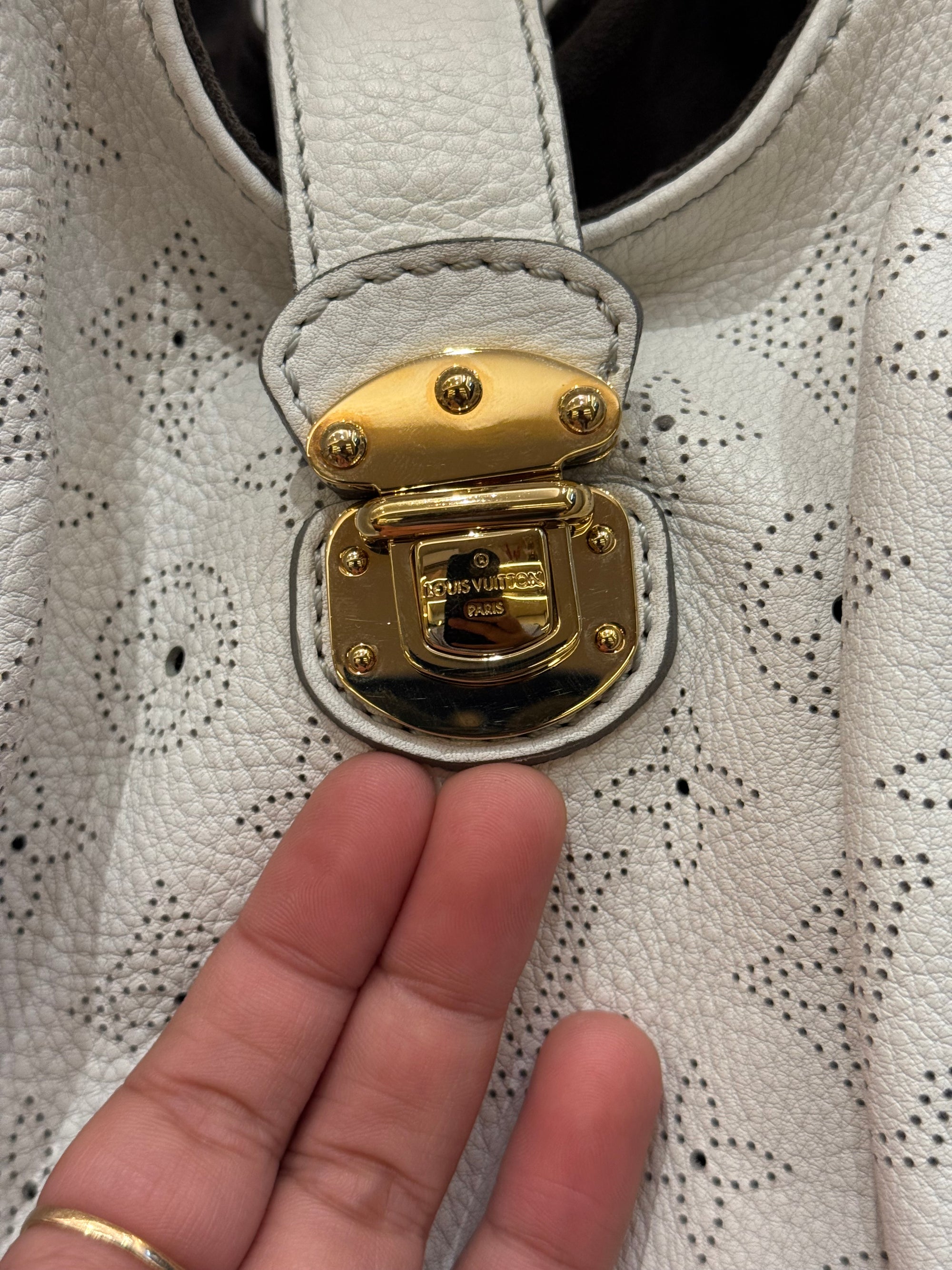 Louis Vuitton Mahina Hobo White