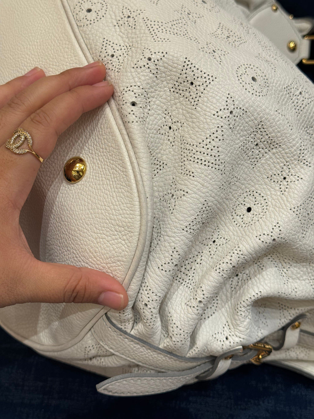Louis Vuitton Mahina Hobo White