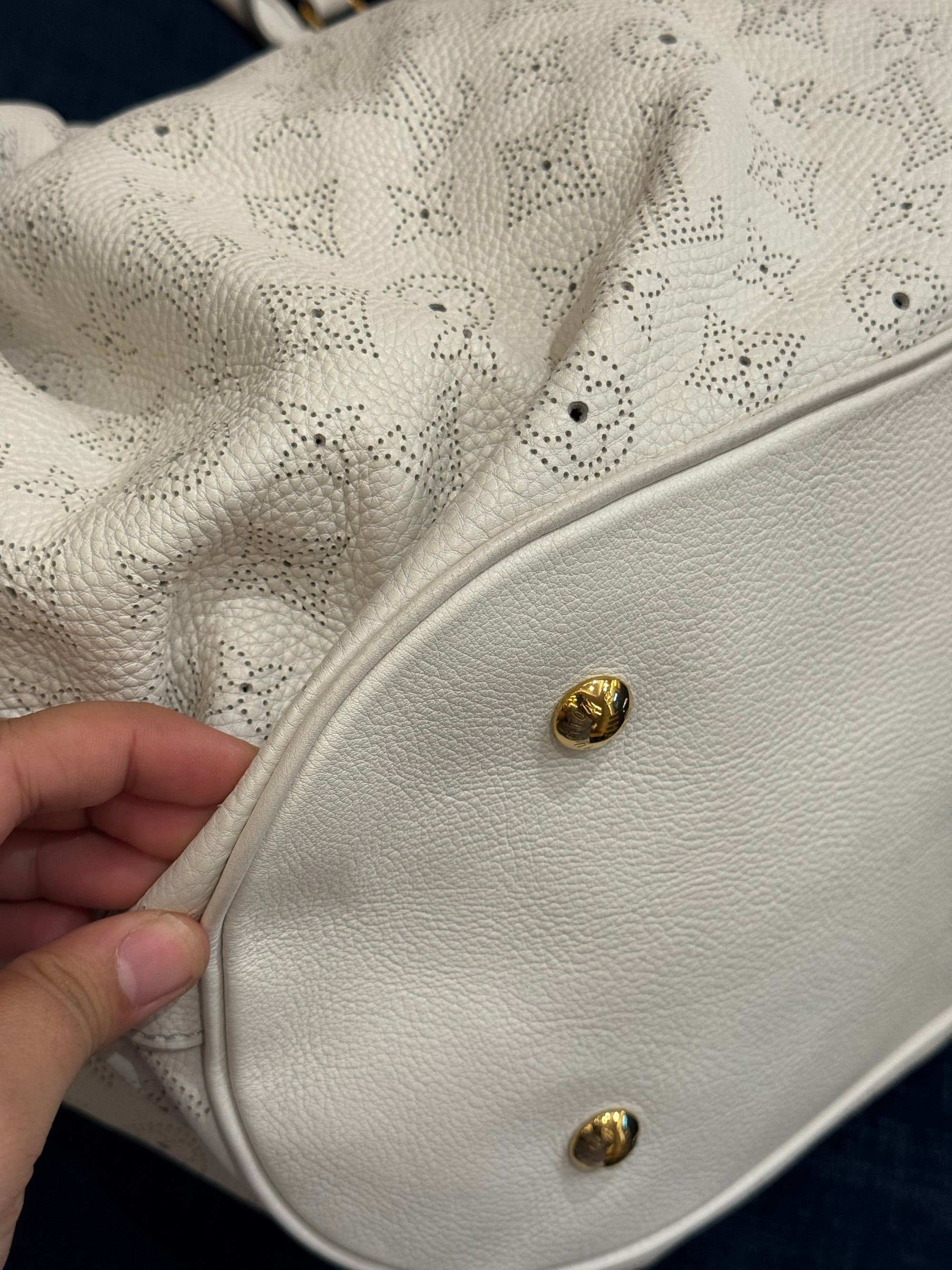 Louis Vuitton Mahina Hobo White