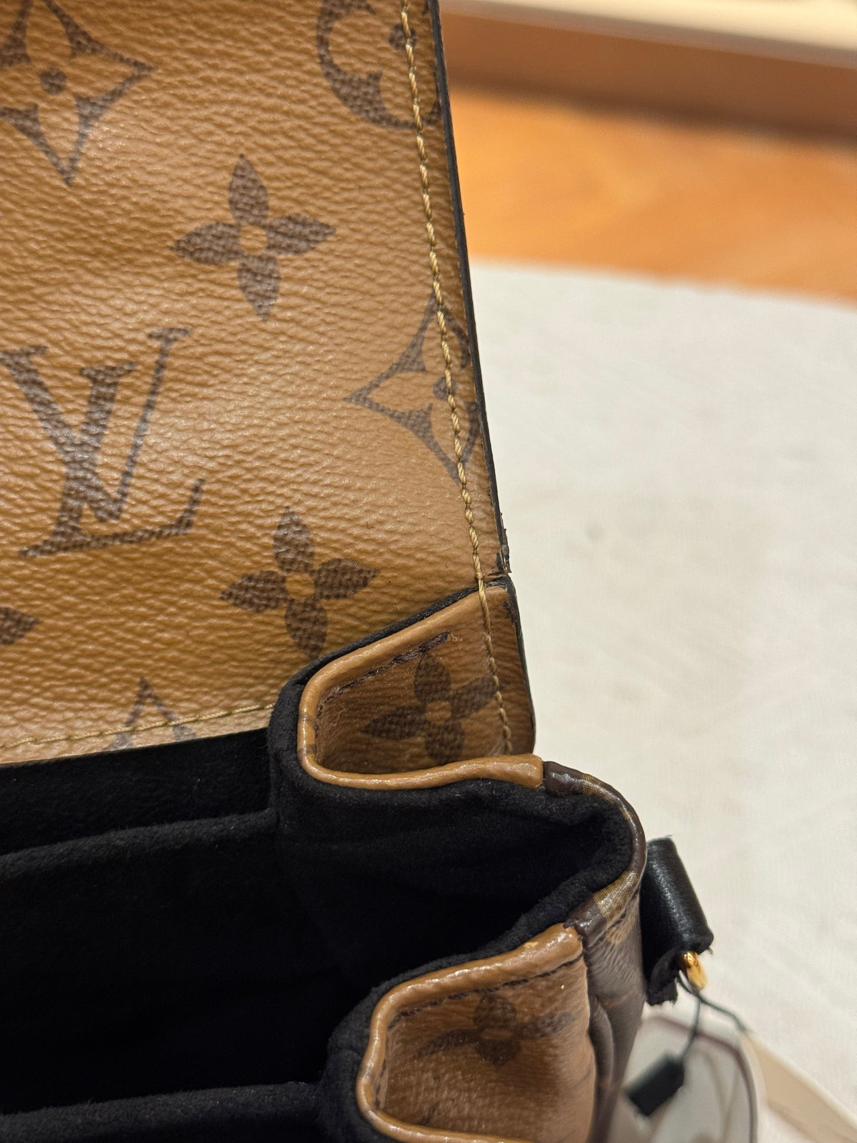 Louis Vuitton Metis Monogram Reverse