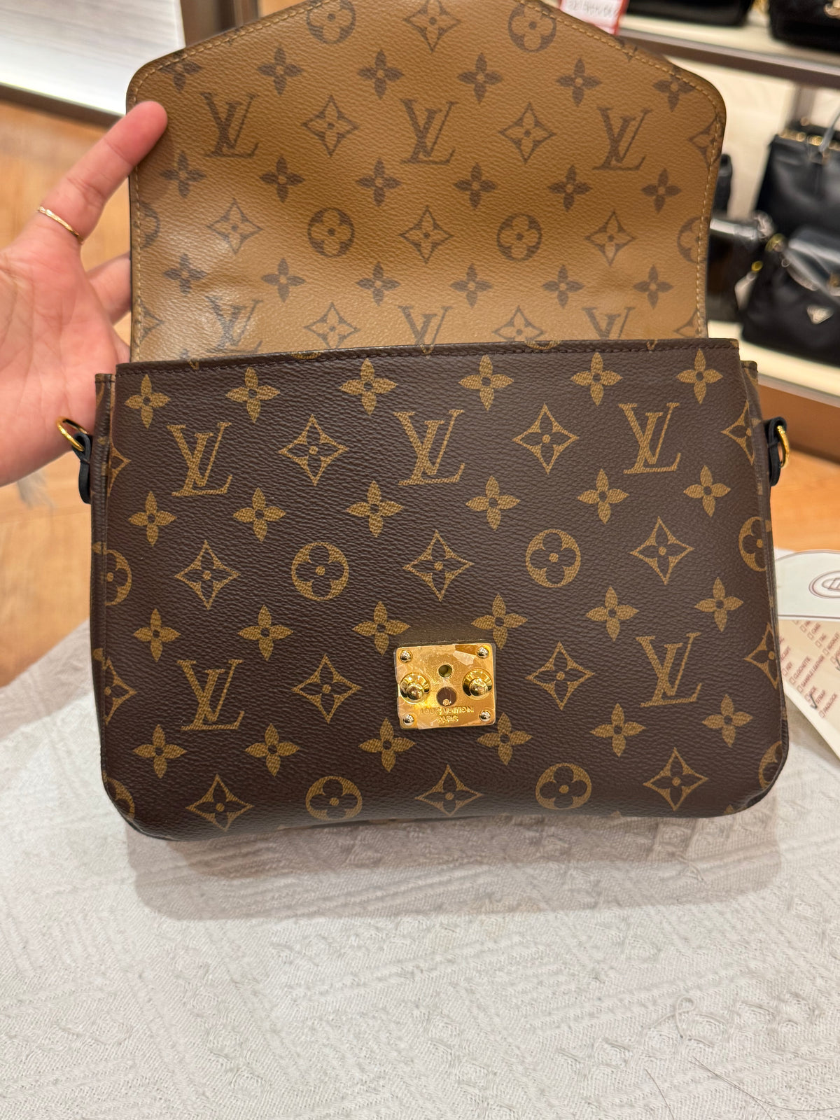 Louis Vuitton Metis Monogram Reverse