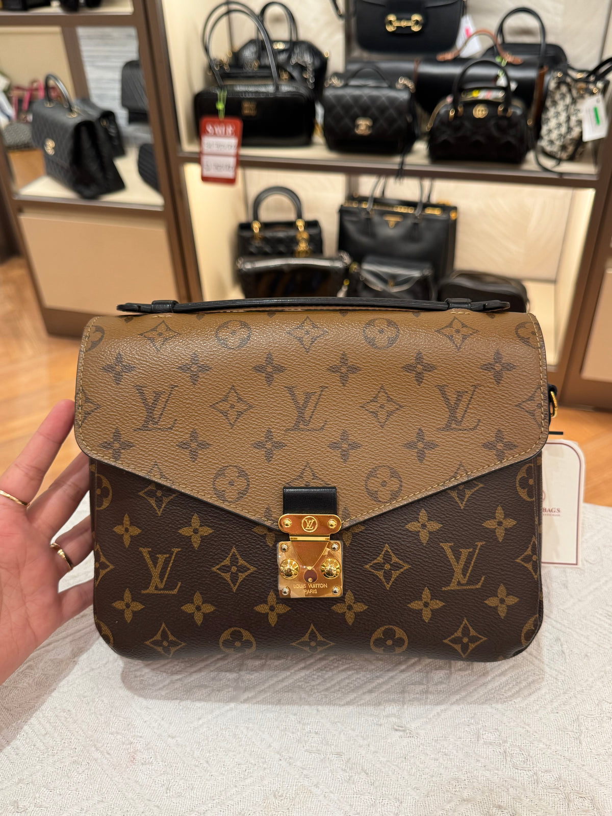 Louis Vuitton Metis Monogram Reverse
