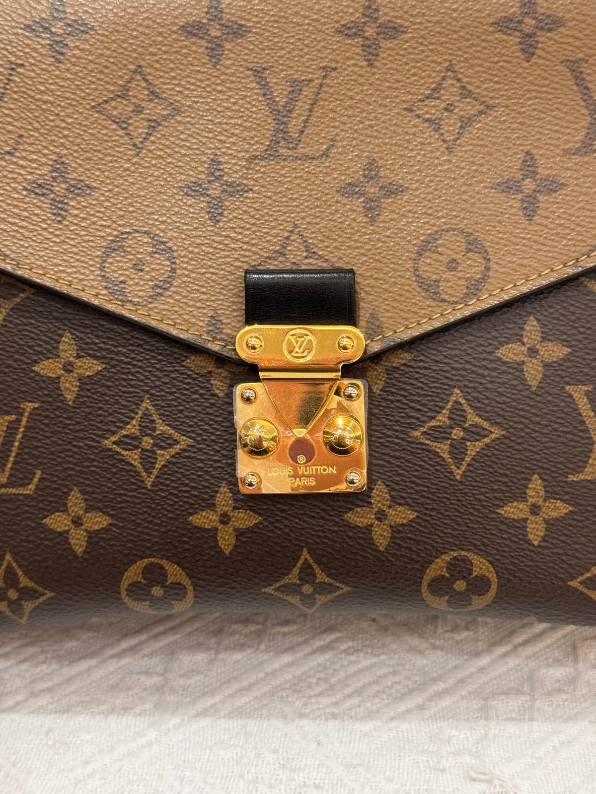 Louis Vuitton Metis Monogram Reverse