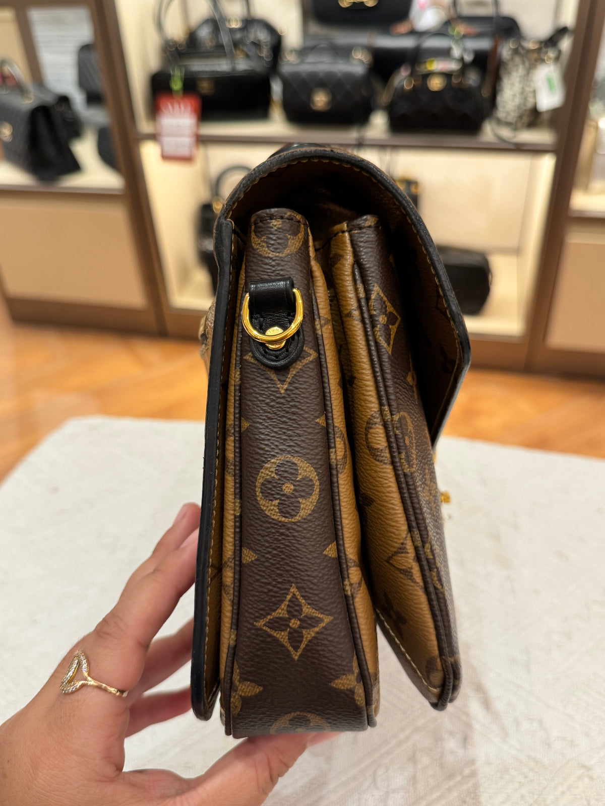 Louis Vuitton Metis Monogram Reverse