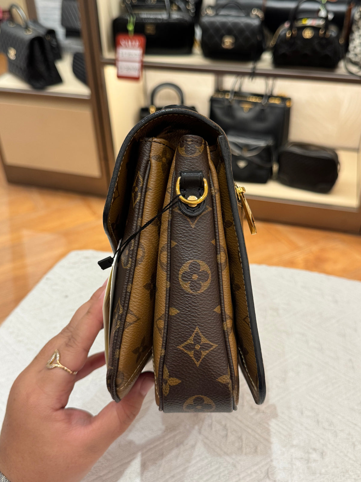 Louis Vuitton Metis Monogram Reverse