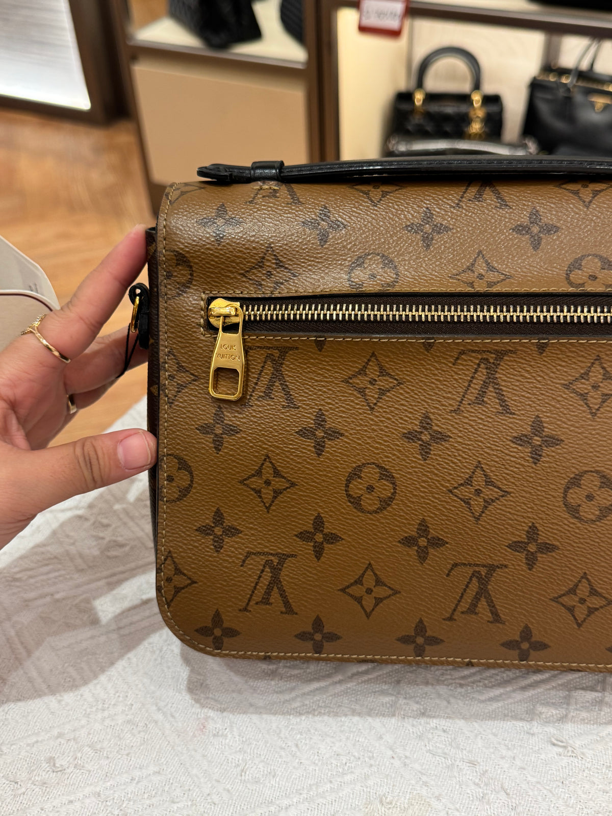 Louis Vuitton Metis Monogram Reverse