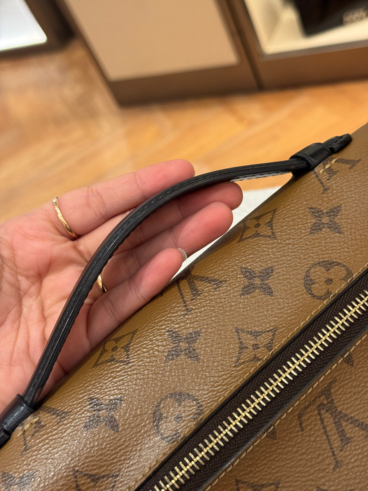 Louis Vuitton Metis Monogram Reverse