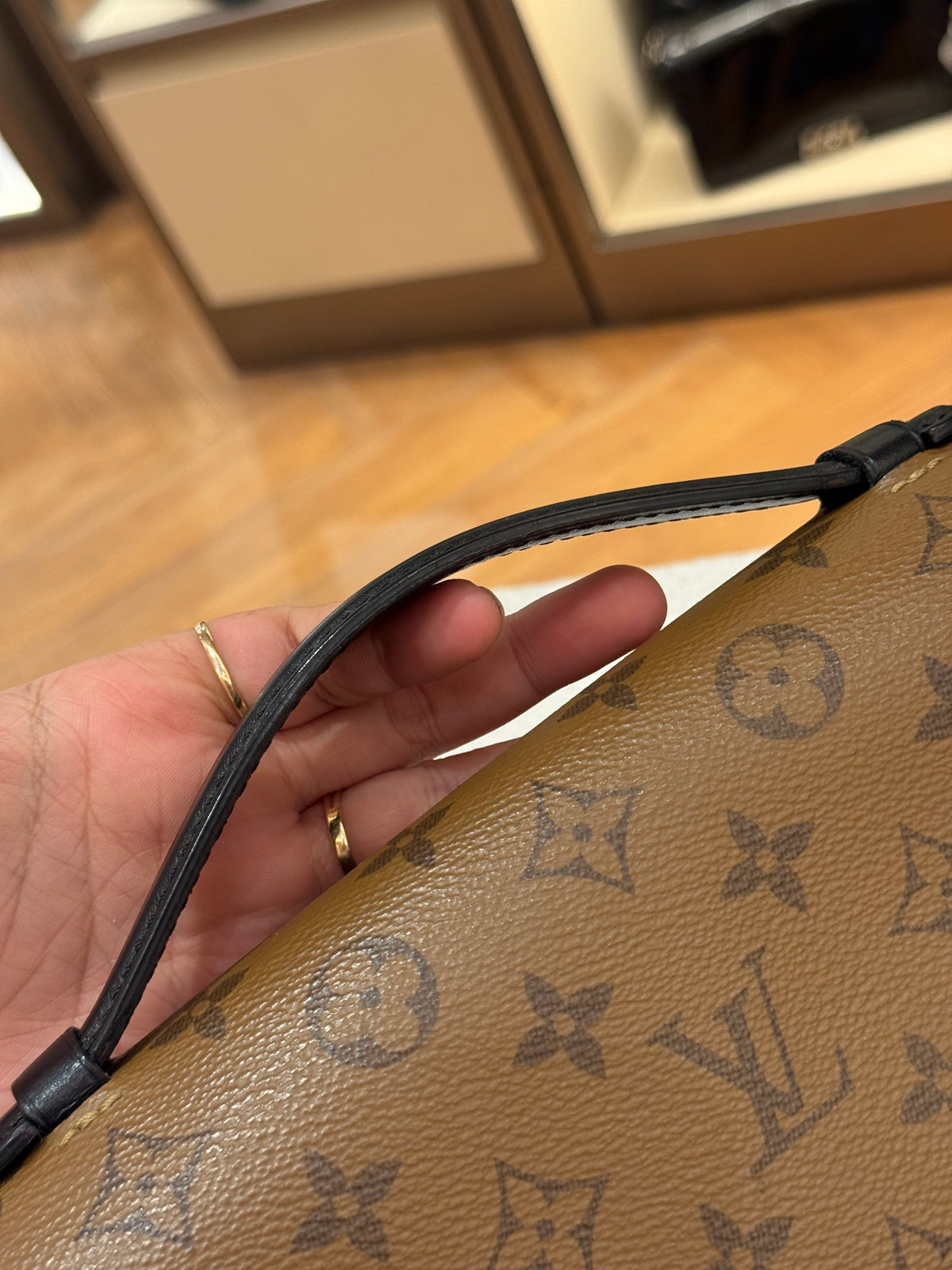 Louis Vuitton Metis Monogram Reverse