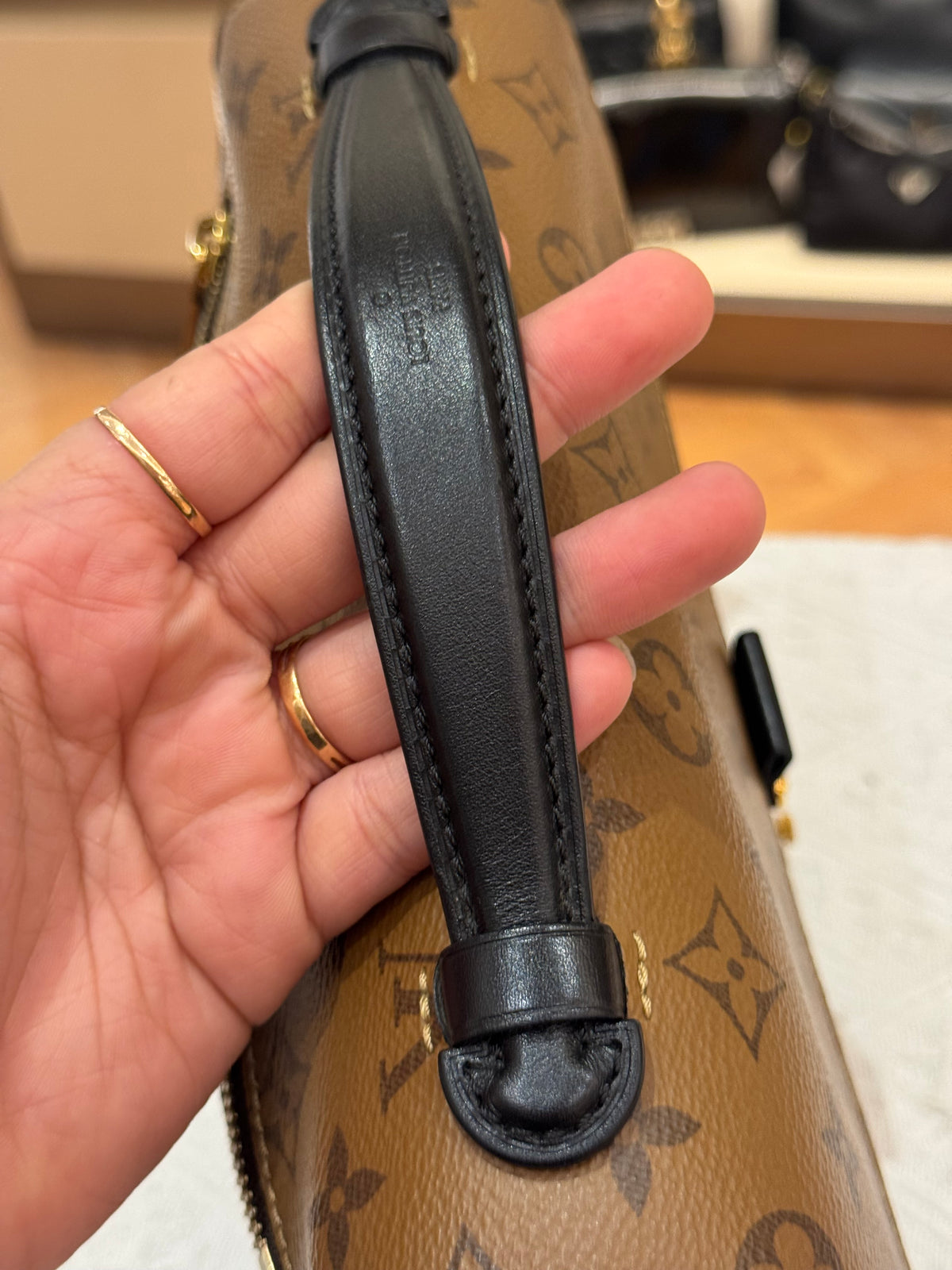 Louis Vuitton Metis Monogram Reverse