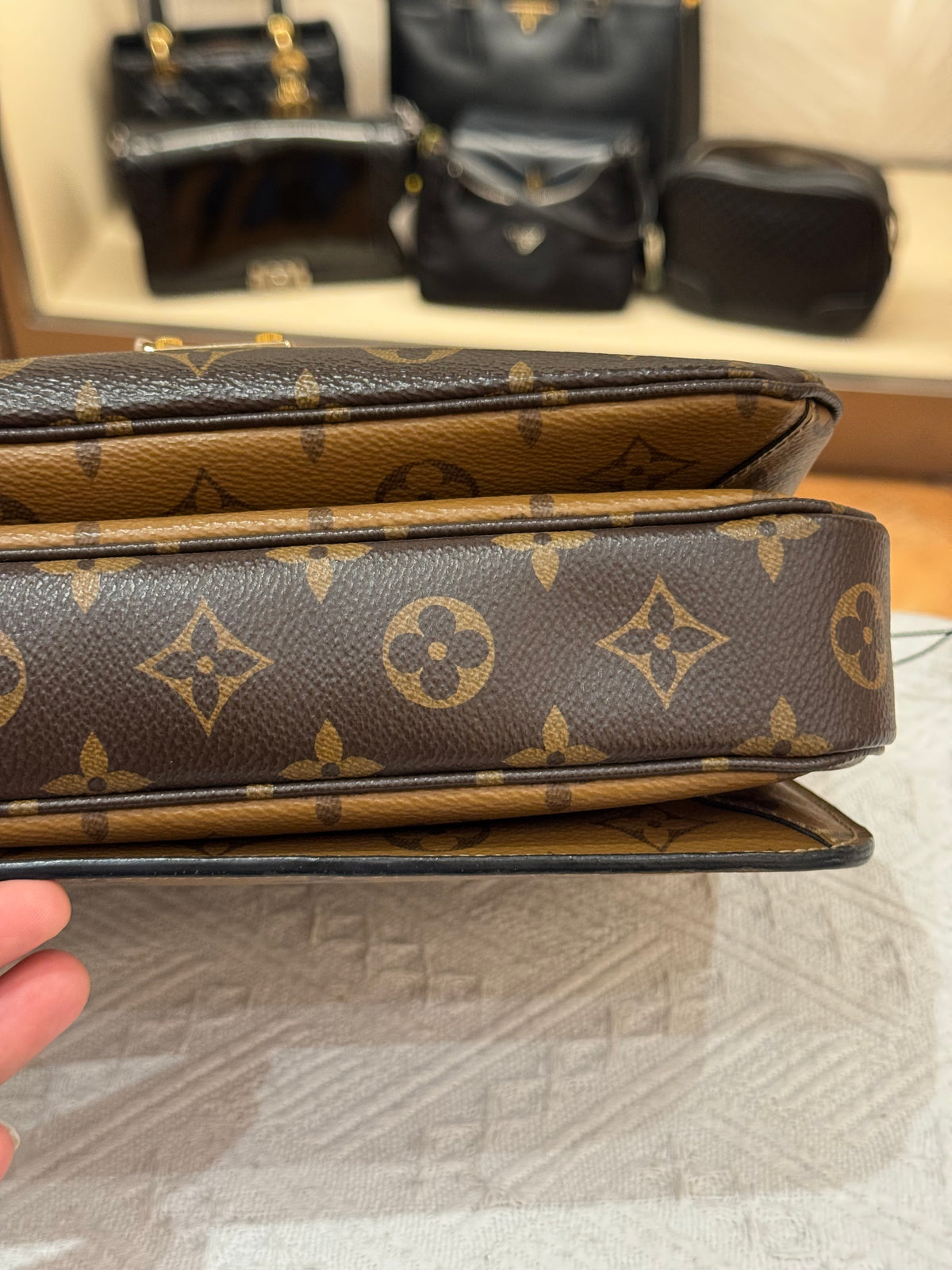 Louis Vuitton Metis Monogram Reverse