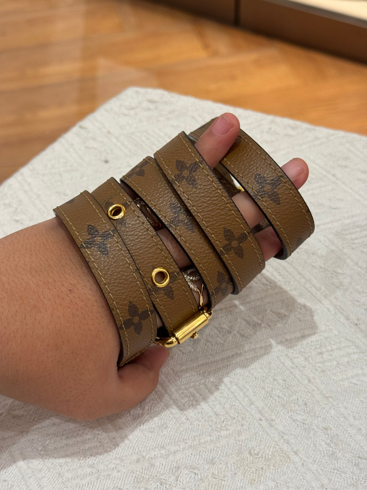 Louis Vuitton Metis Monogram Reverse