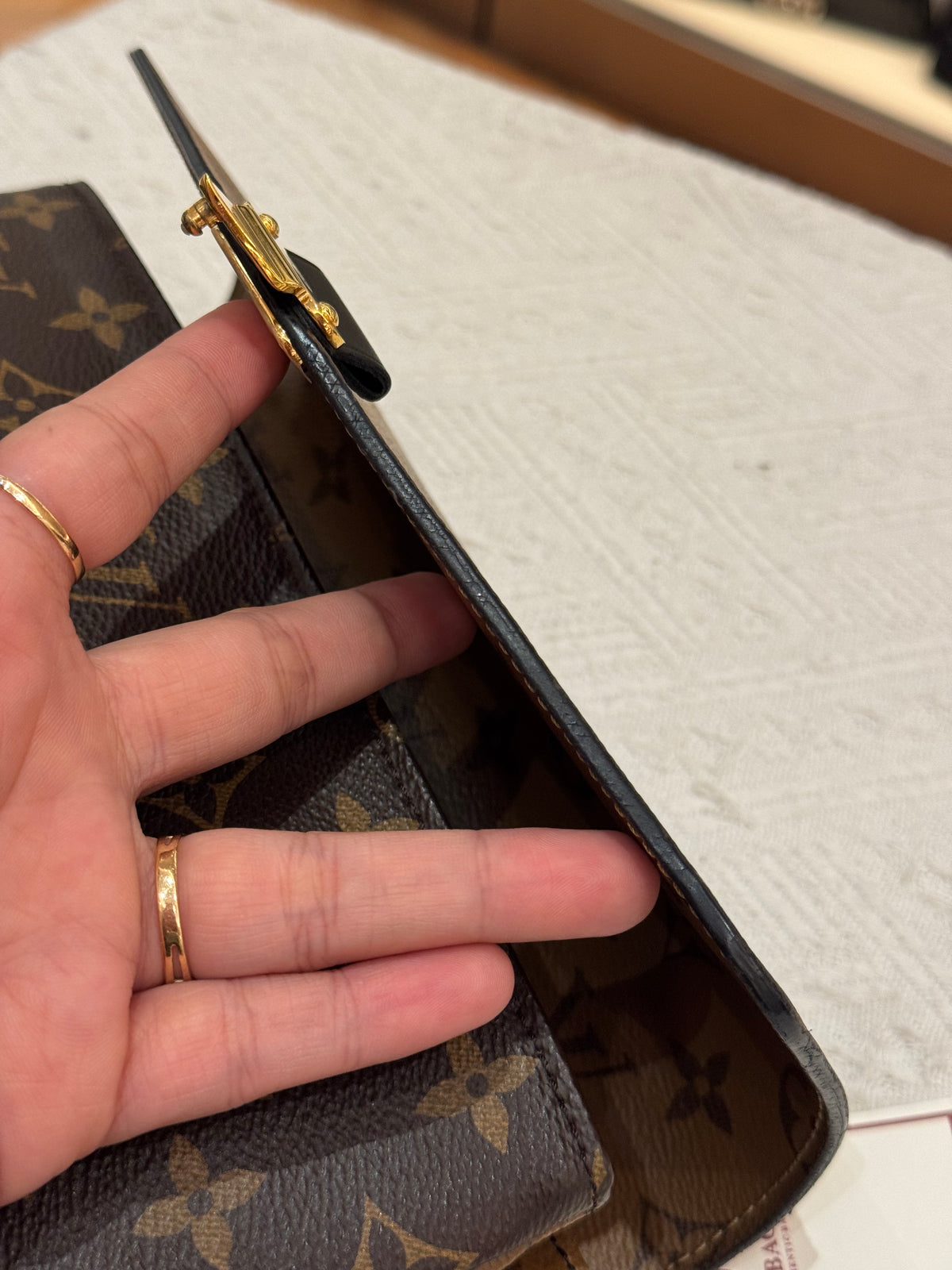 Louis Vuitton Metis Monogram Reverse