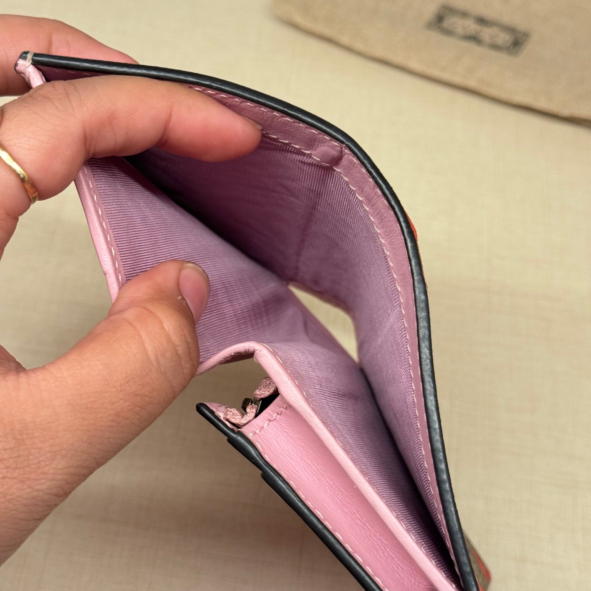 Gucci Compact Wallet Strawberry