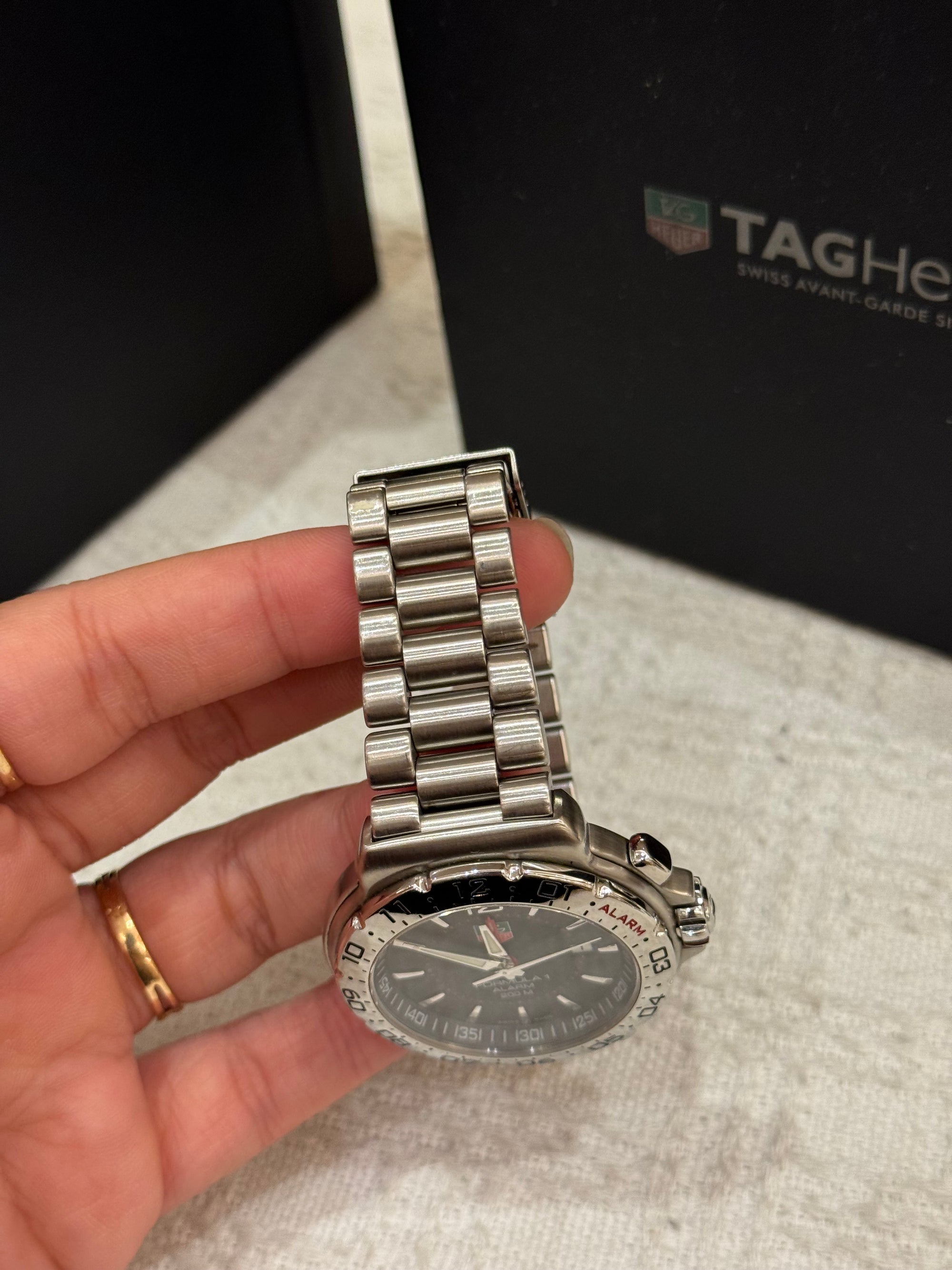 Tag Heuer Formula 1 Chain Silver Dial Black
