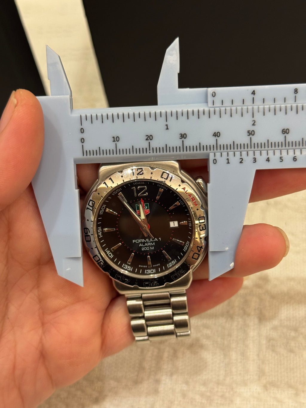 Tag Heuer Formula 1 Chain Silver Dial Black