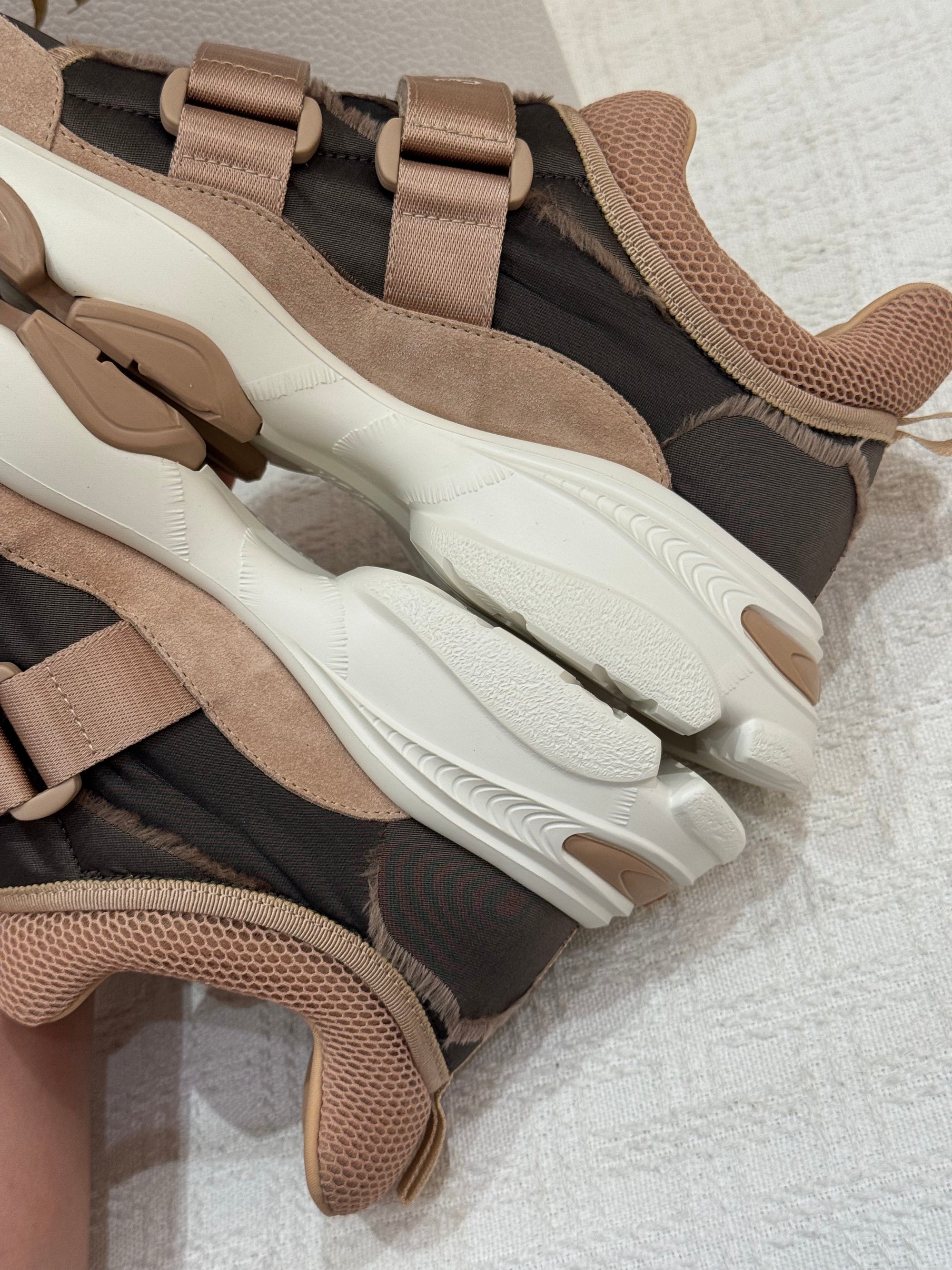 Dior D-Wander Sneakers Nude