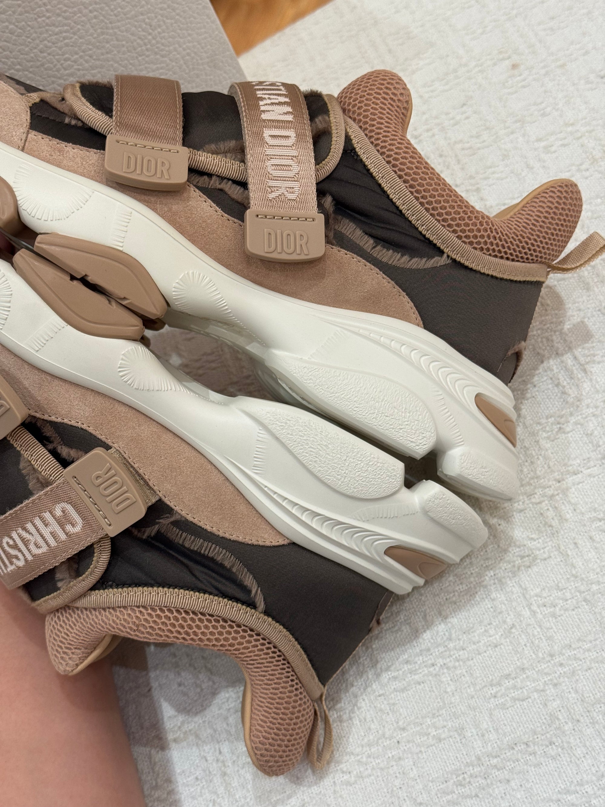 Dior D-Wander Sneakers Nude