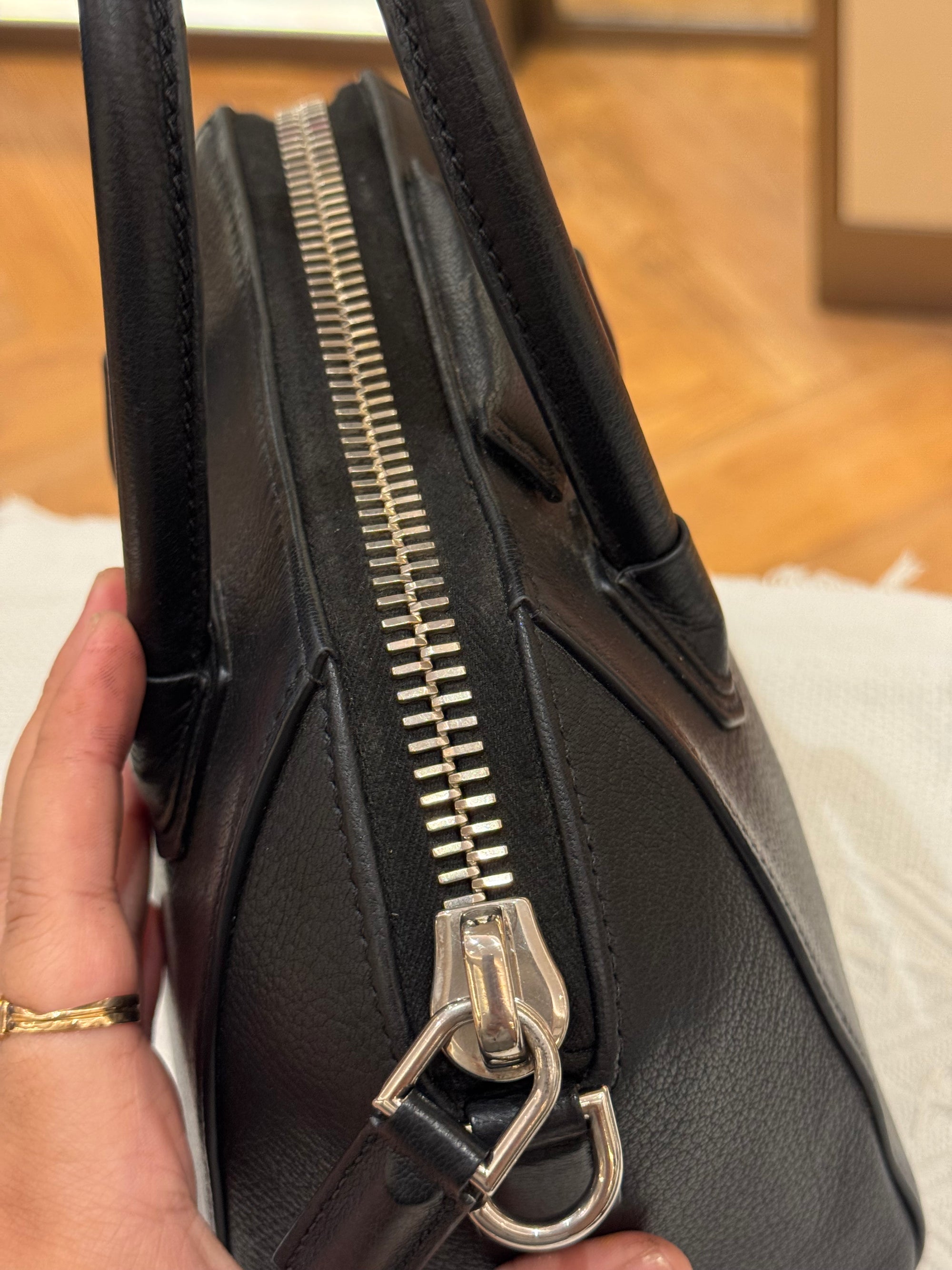 Givenchy Antigona Mini