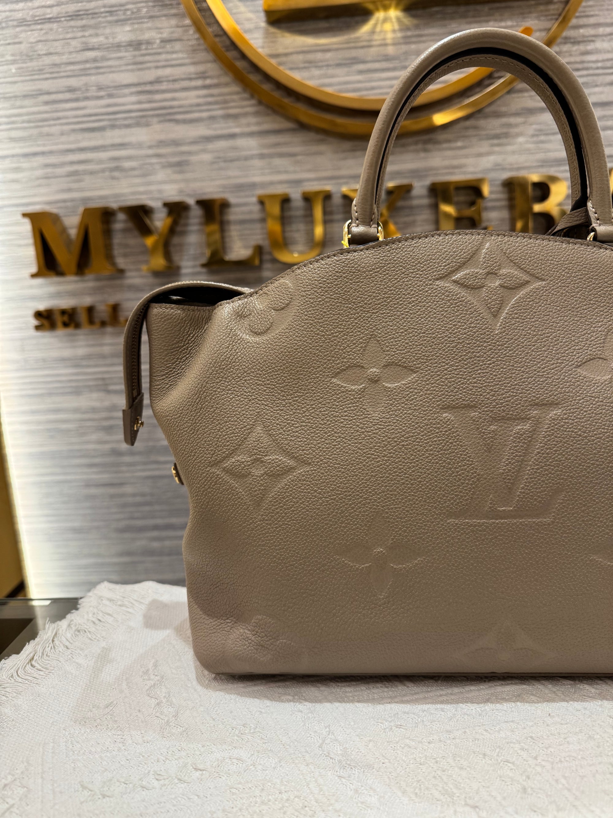Louis Vuitton Grand Palais Empriante