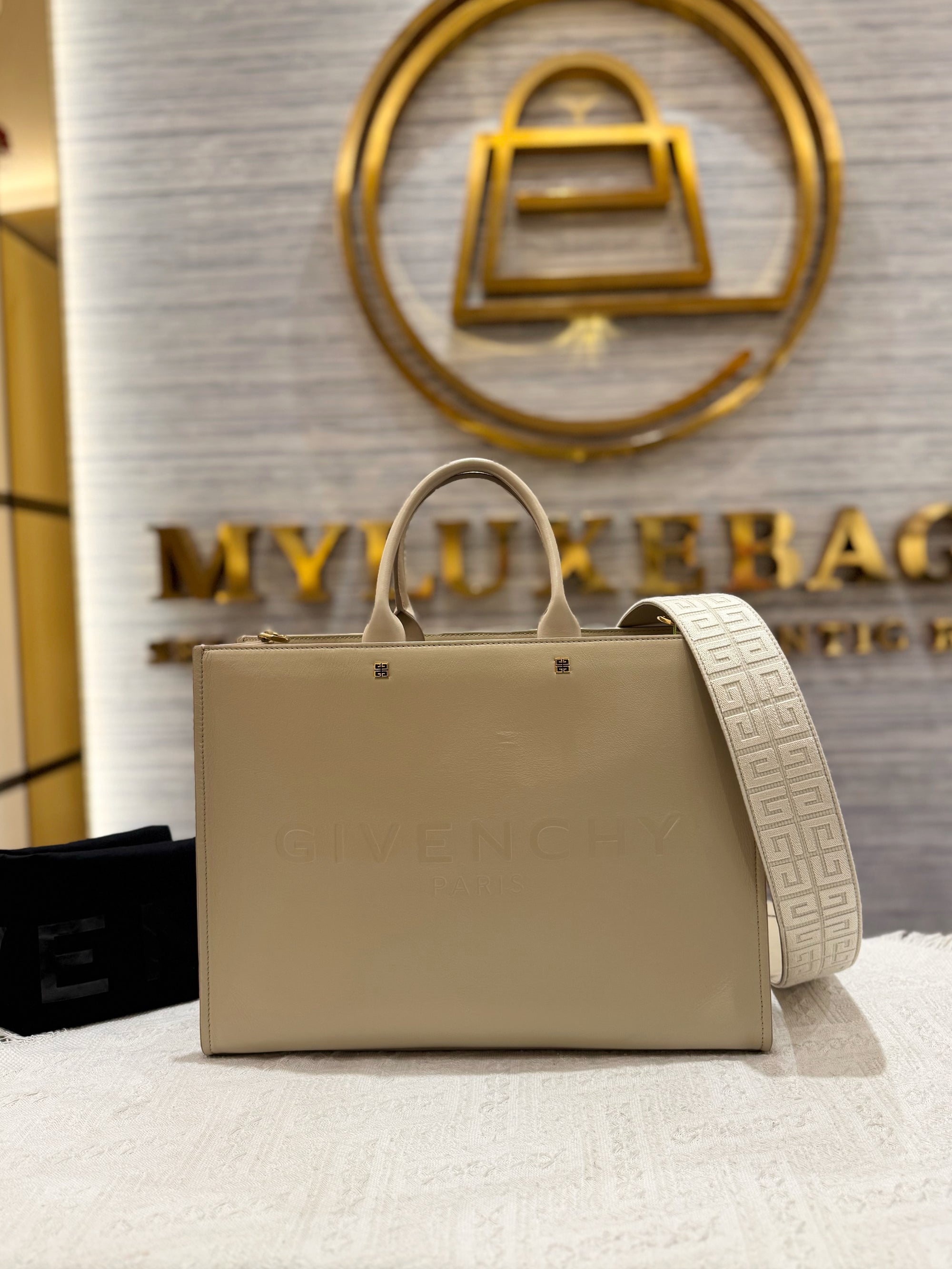 Givenchy G-Tote