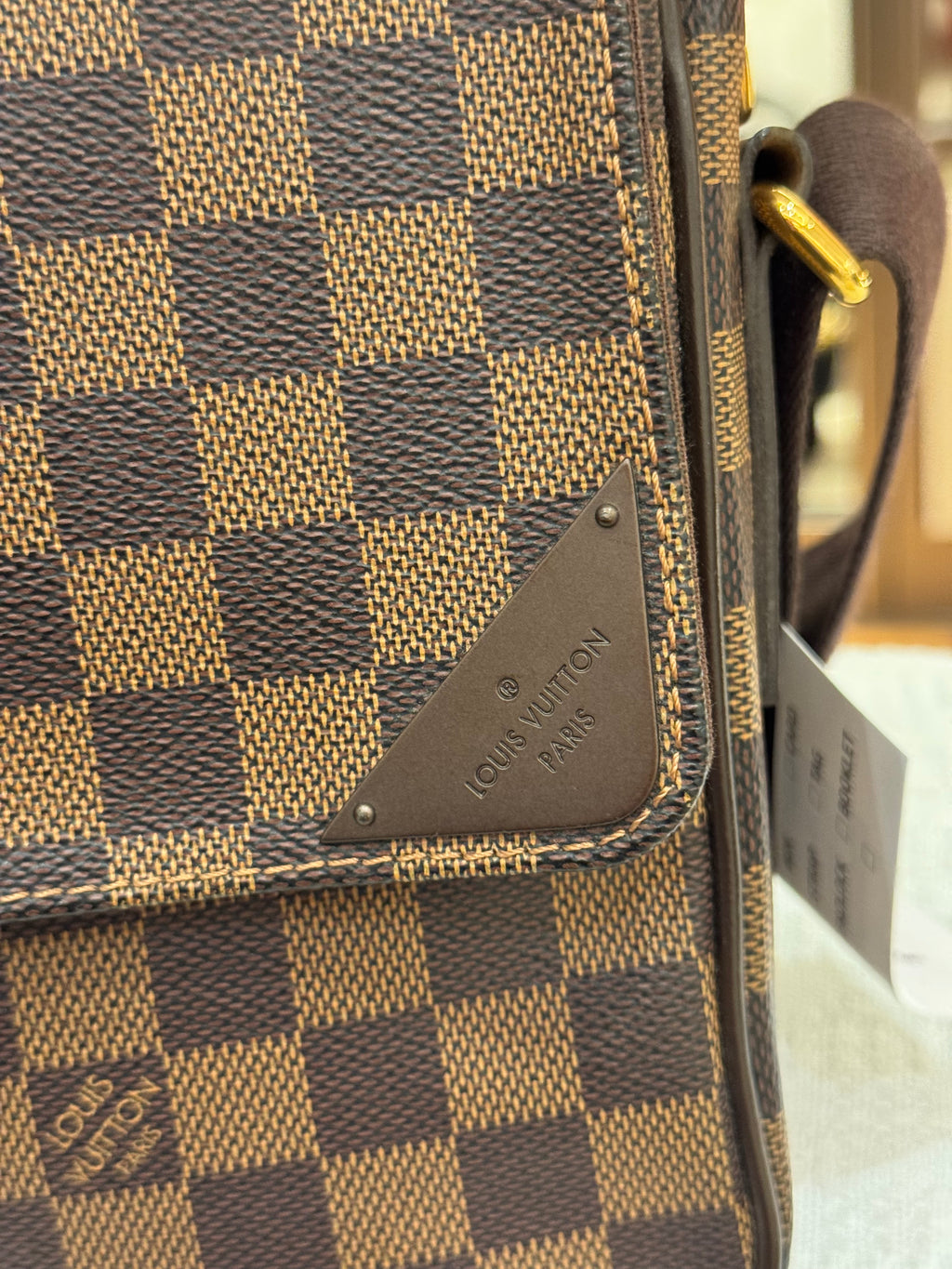 Louis Vuitton Shelton MM Damier