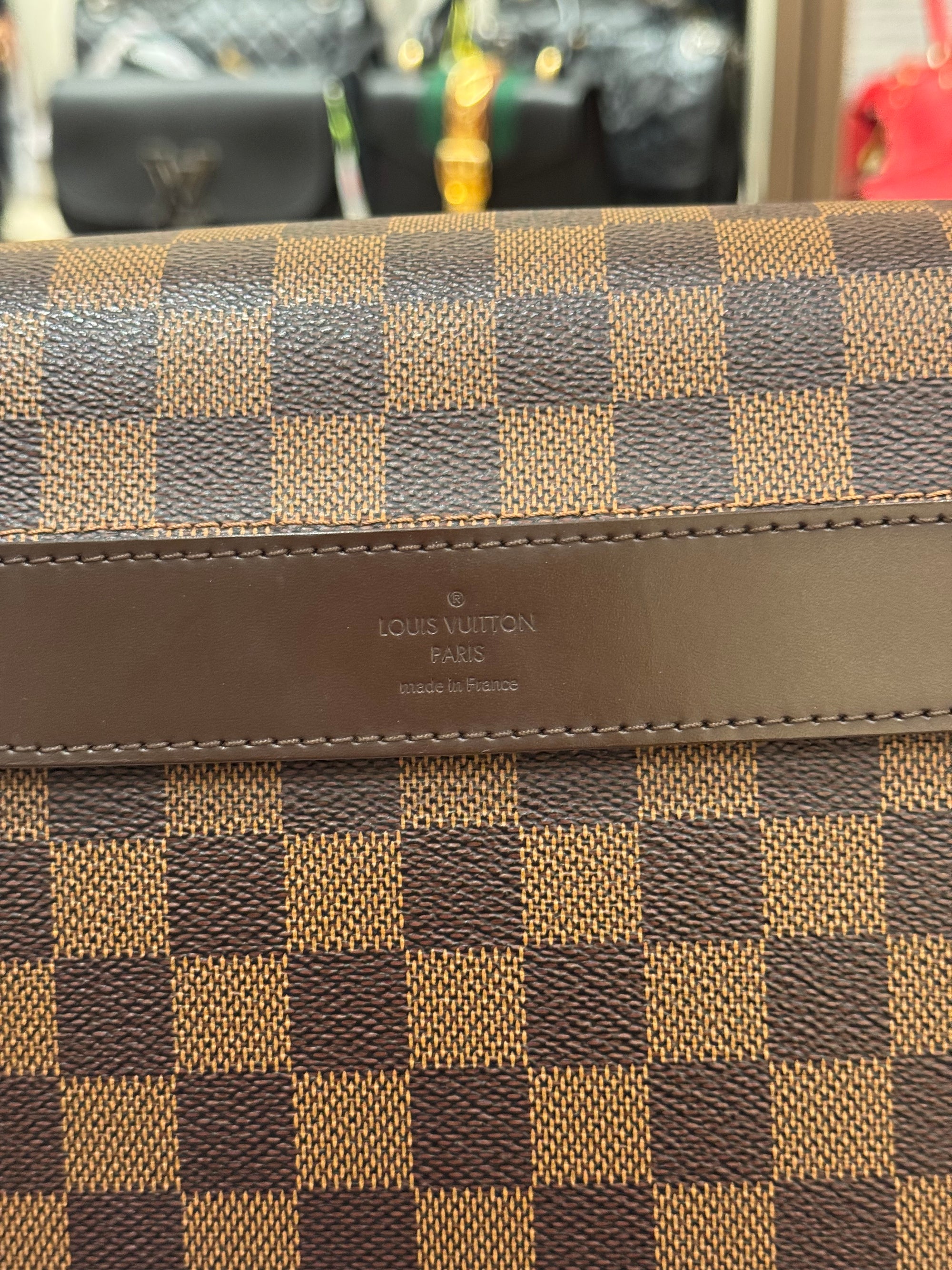 Louis Vuitton Shelton MM Damier