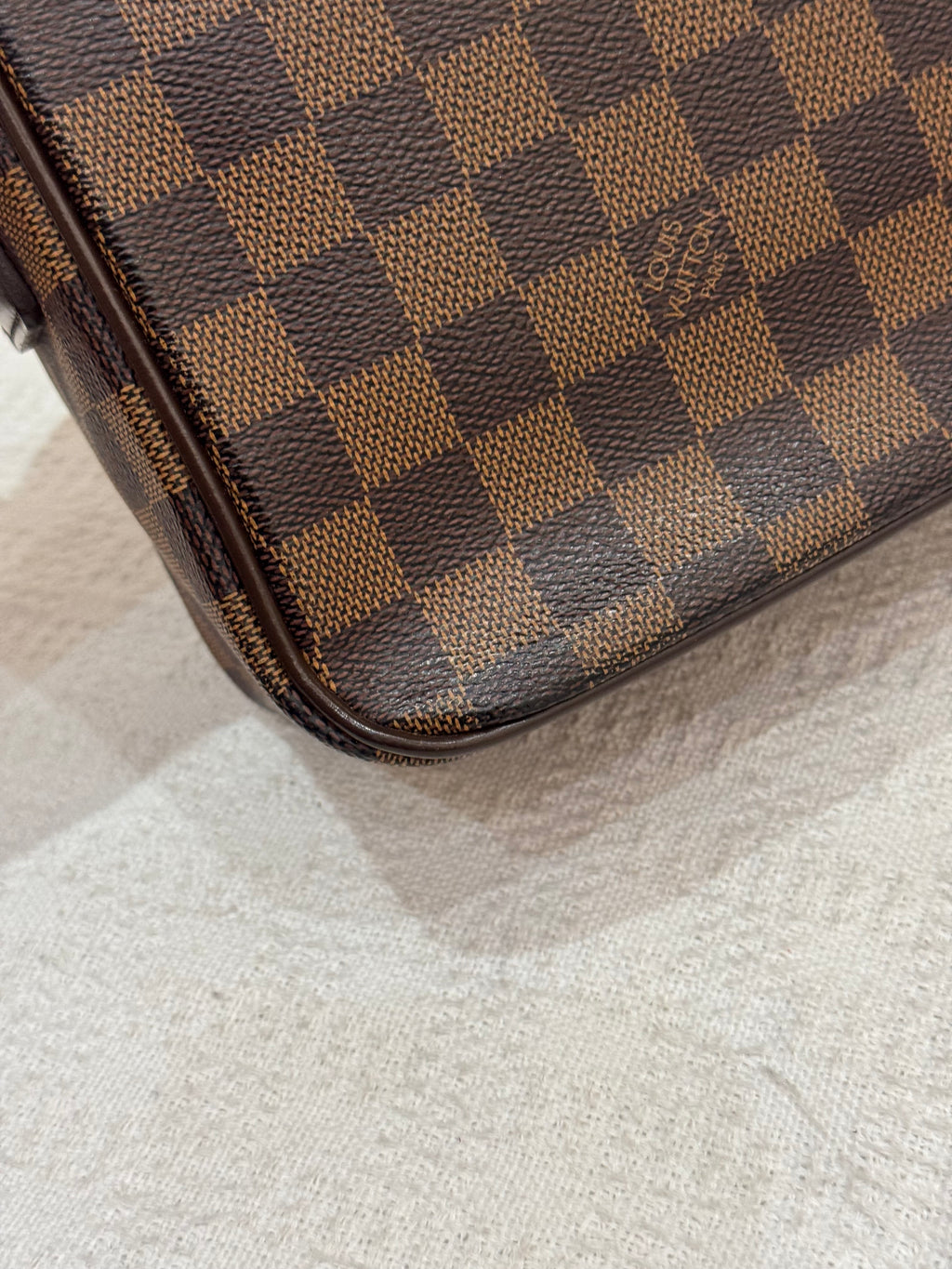 Louis Vuitton Shelton MM Damier