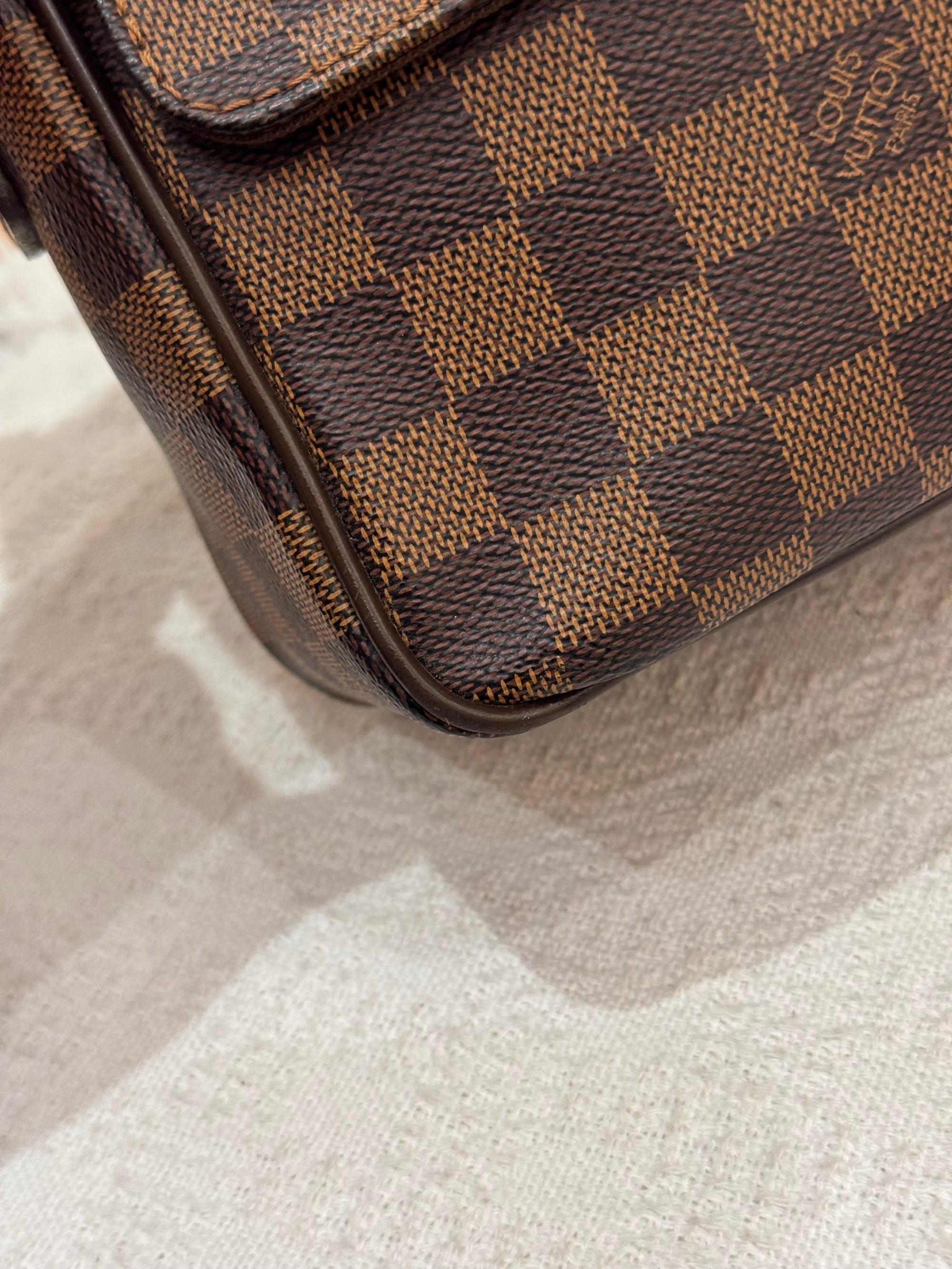 Louis Vuitton Shelton MM Damier