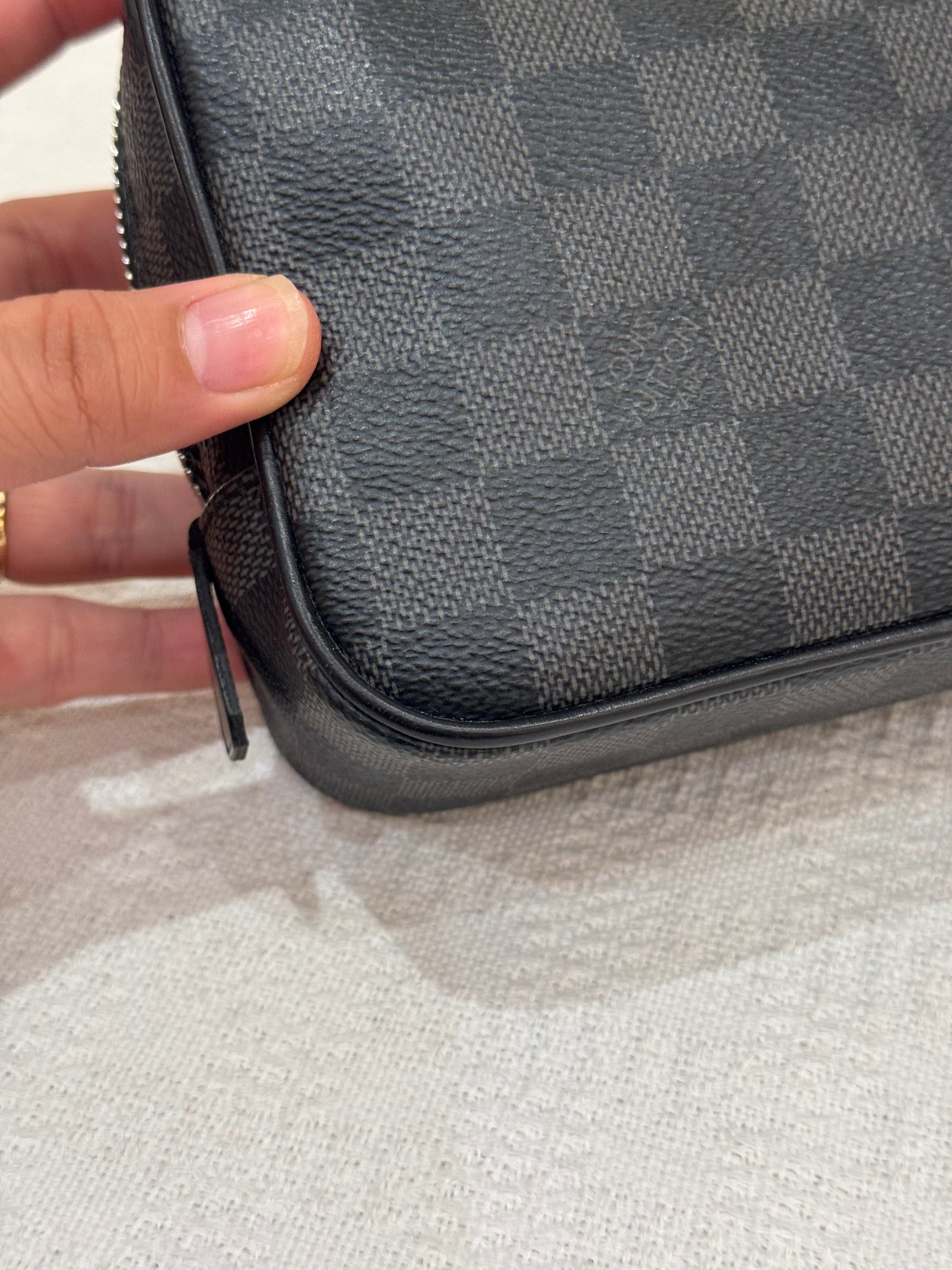 Louis Vuitton Pochette Damier Graphite