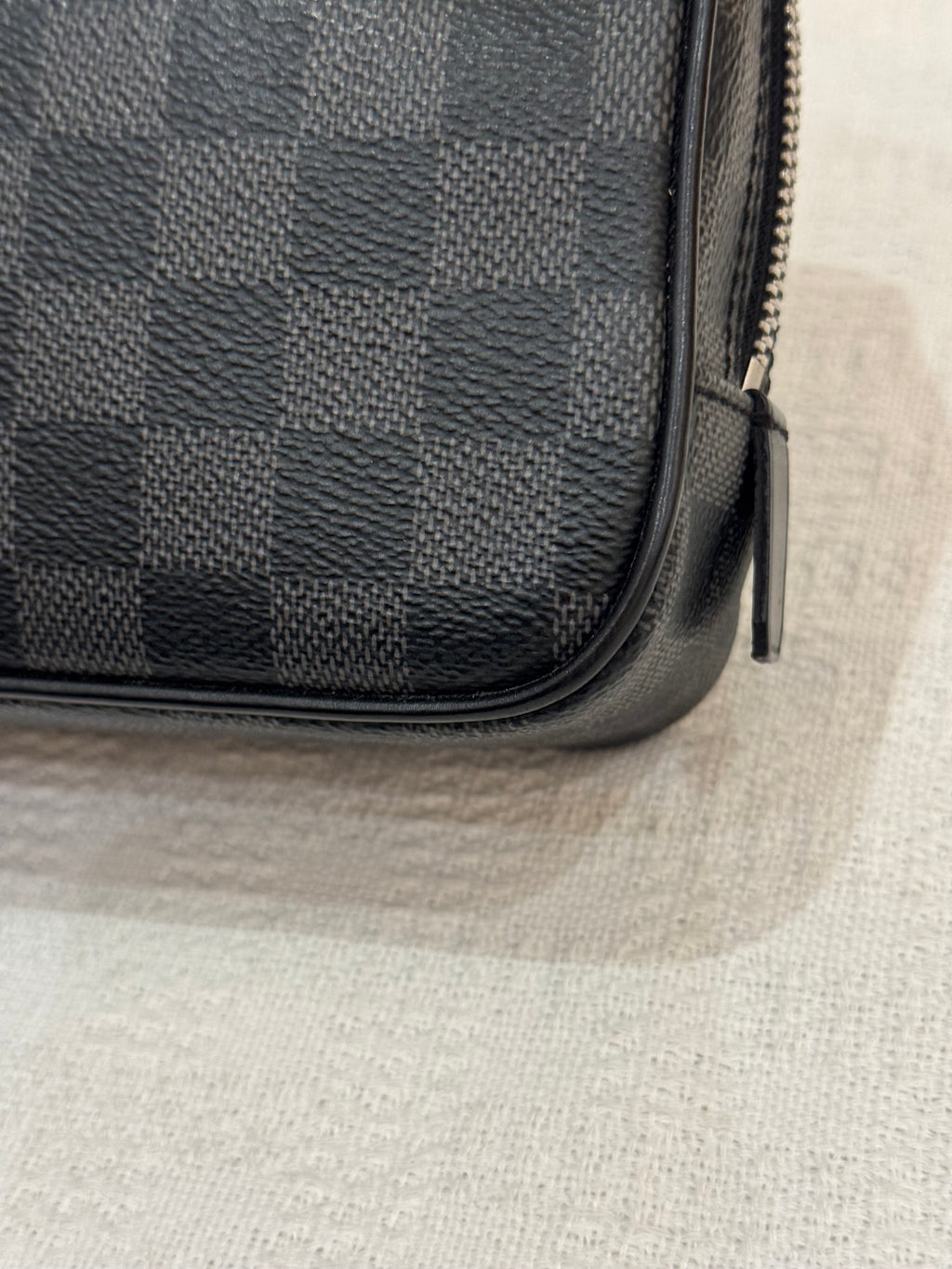Louis Vuitton Pochette Damier Graphite