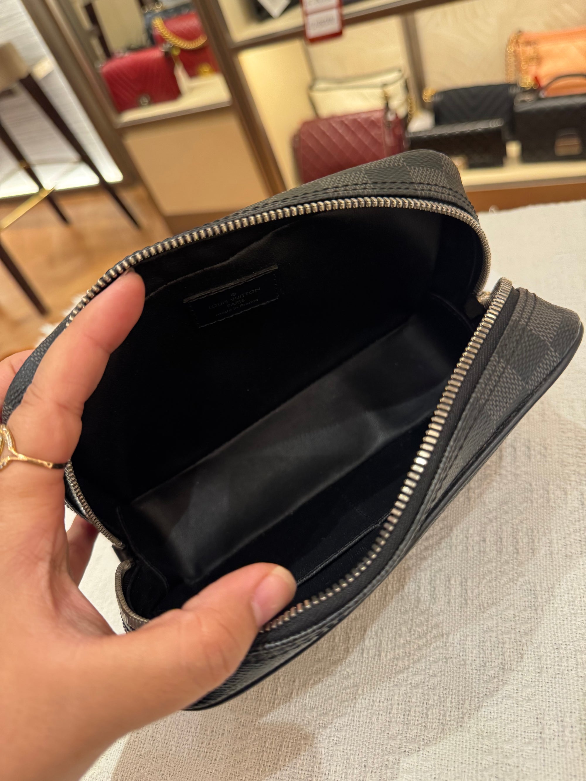 Louis Vuitton Pochette Damier Graphite