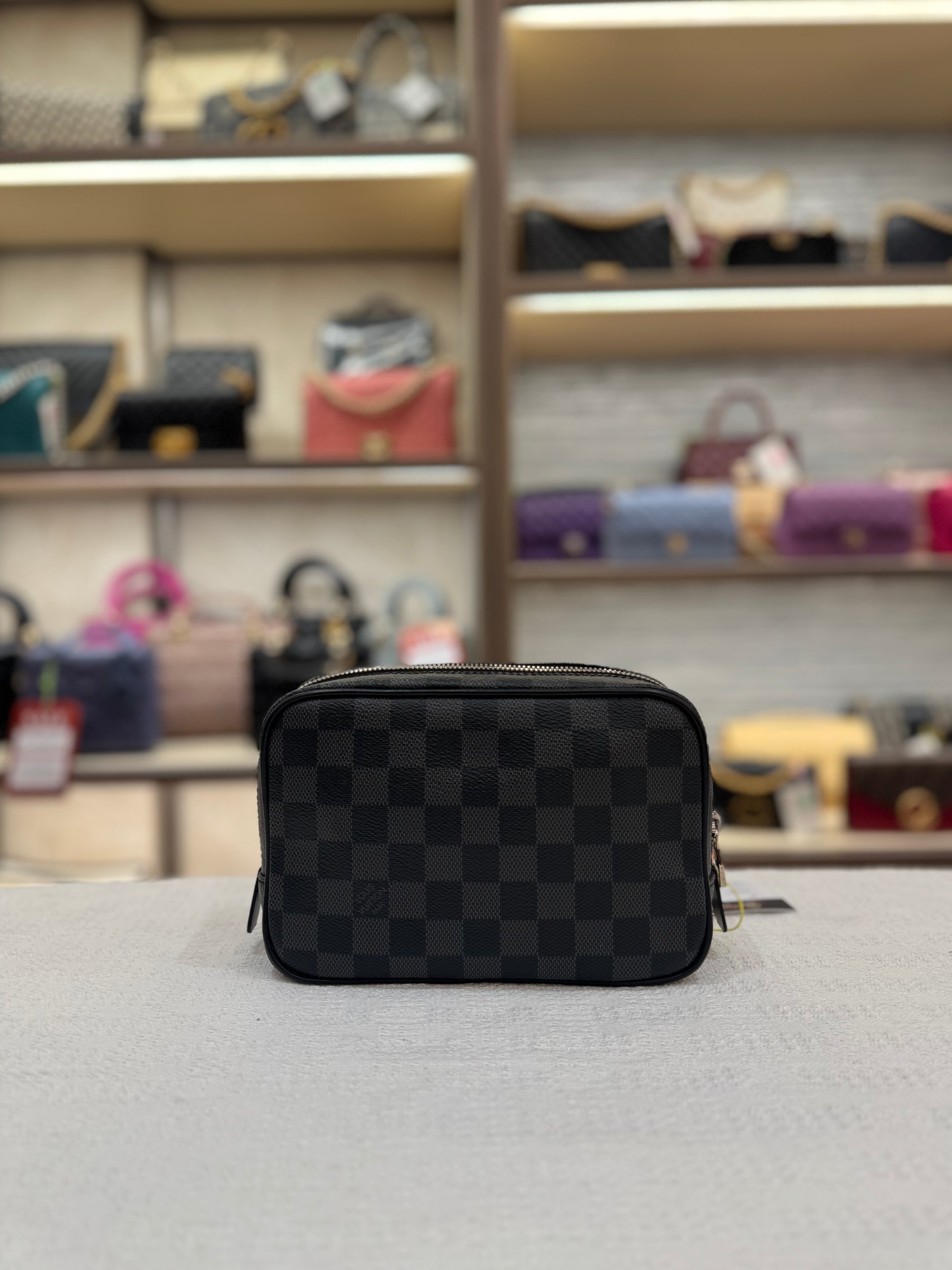 Louis Vuitton Pochette Damier Graphite