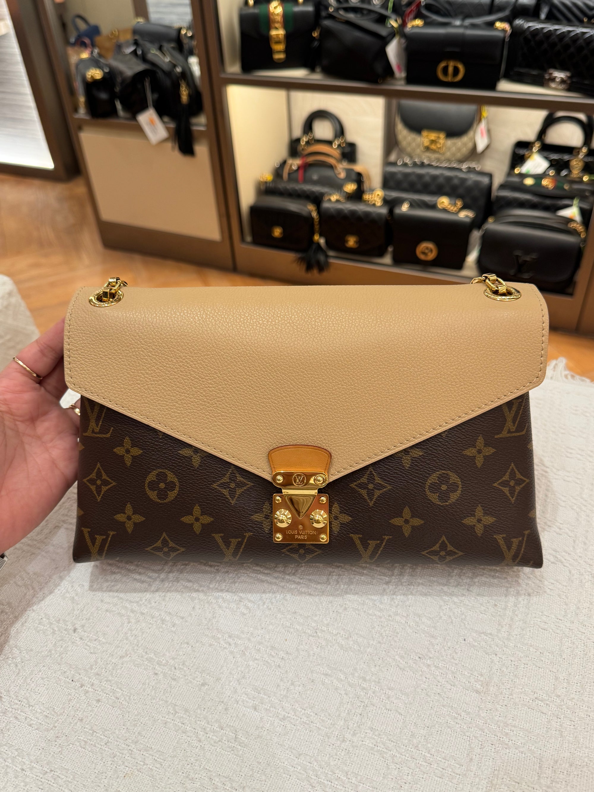 Louis Vuitton Pallas Chain Monogram Dune