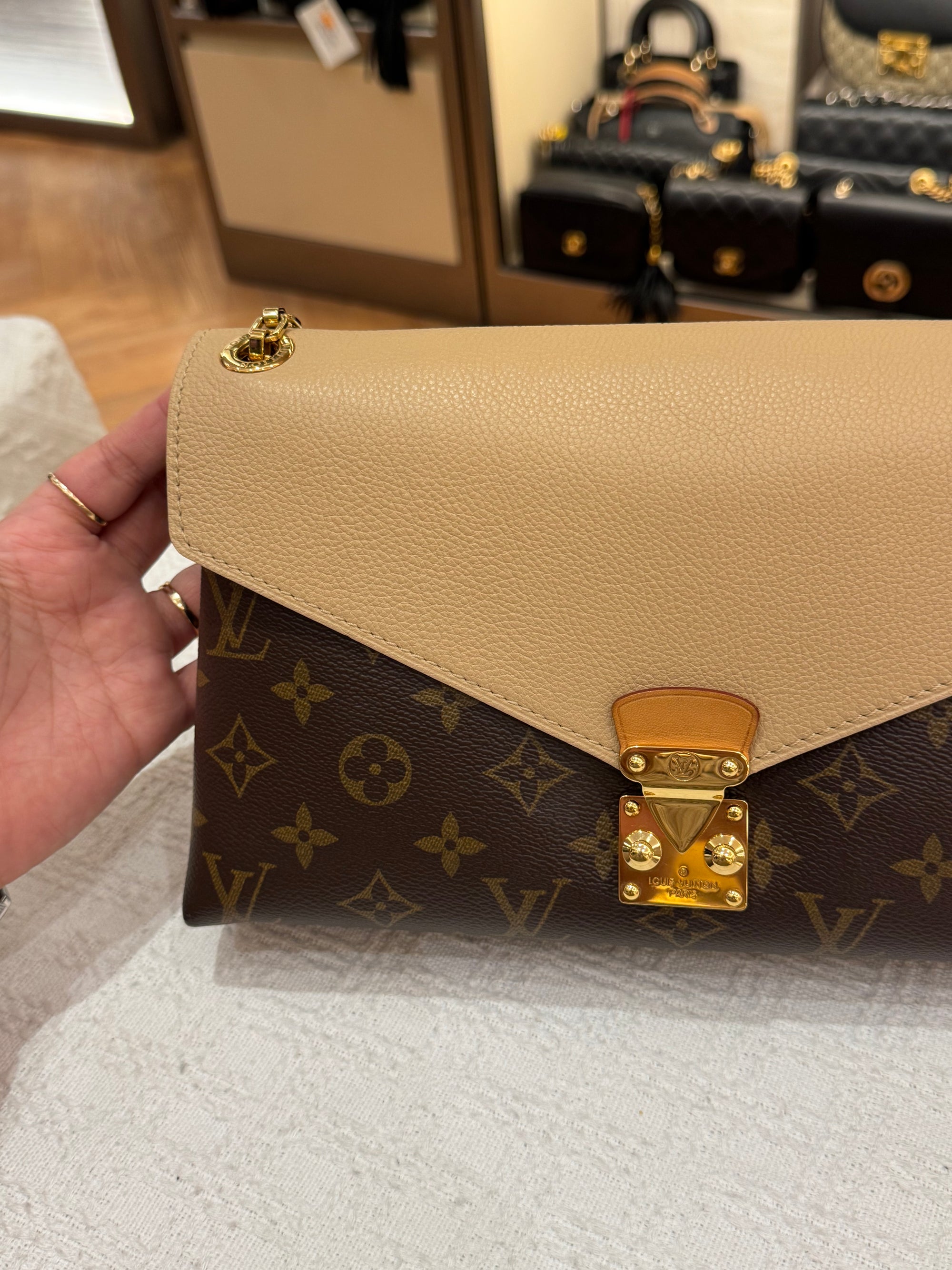Louis Vuitton Pallas Chain Monogram Dune