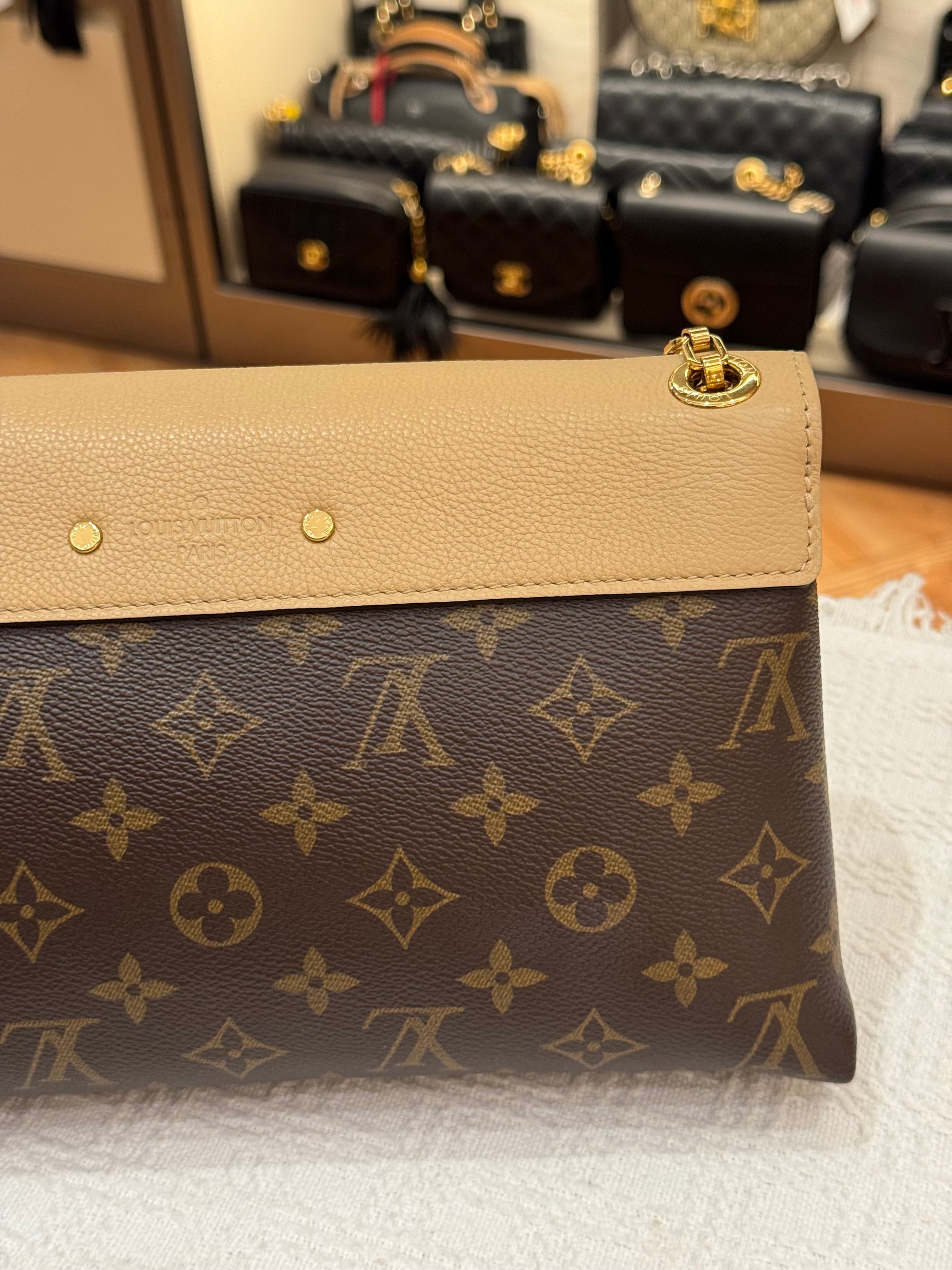 Louis Vuitton Pallas Chain Monogram Dune