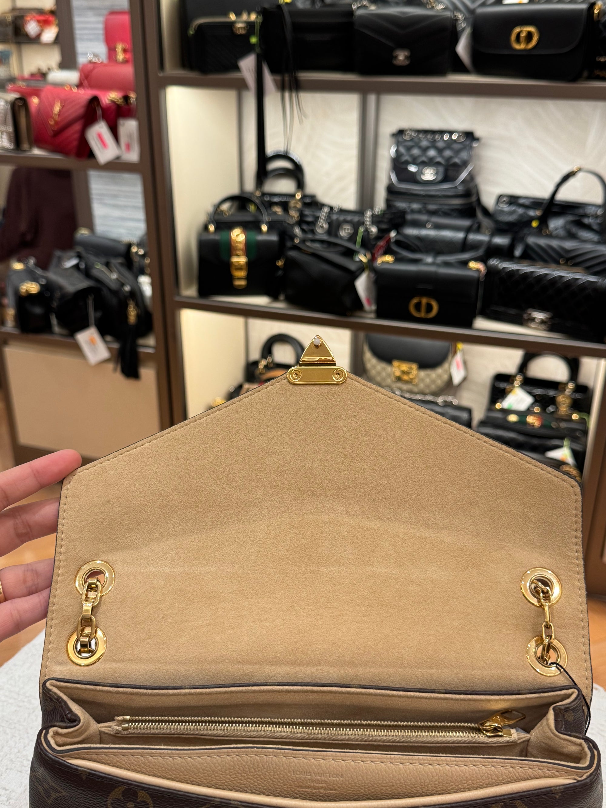 Louis Vuitton Pallas Chain Monogram Dune