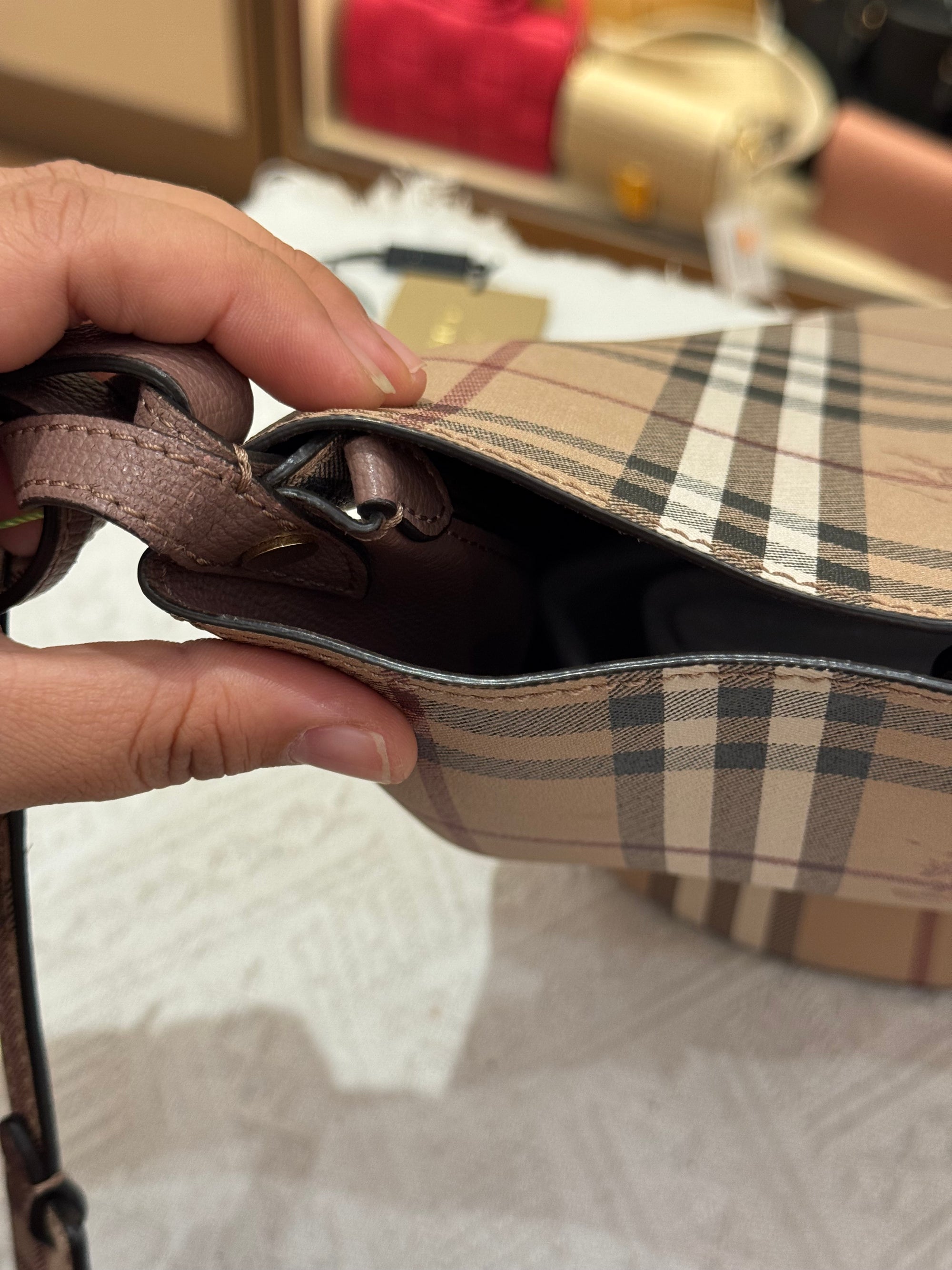 Burberry Bucket Light Edlerberry