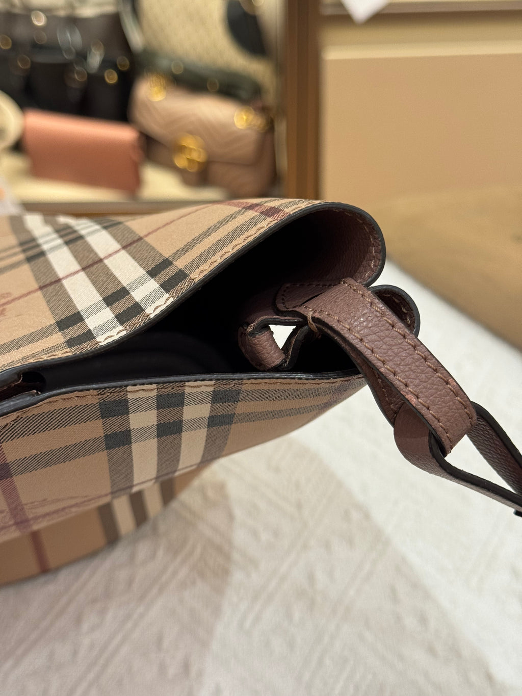 Burberry Bucket Light Edlerberry