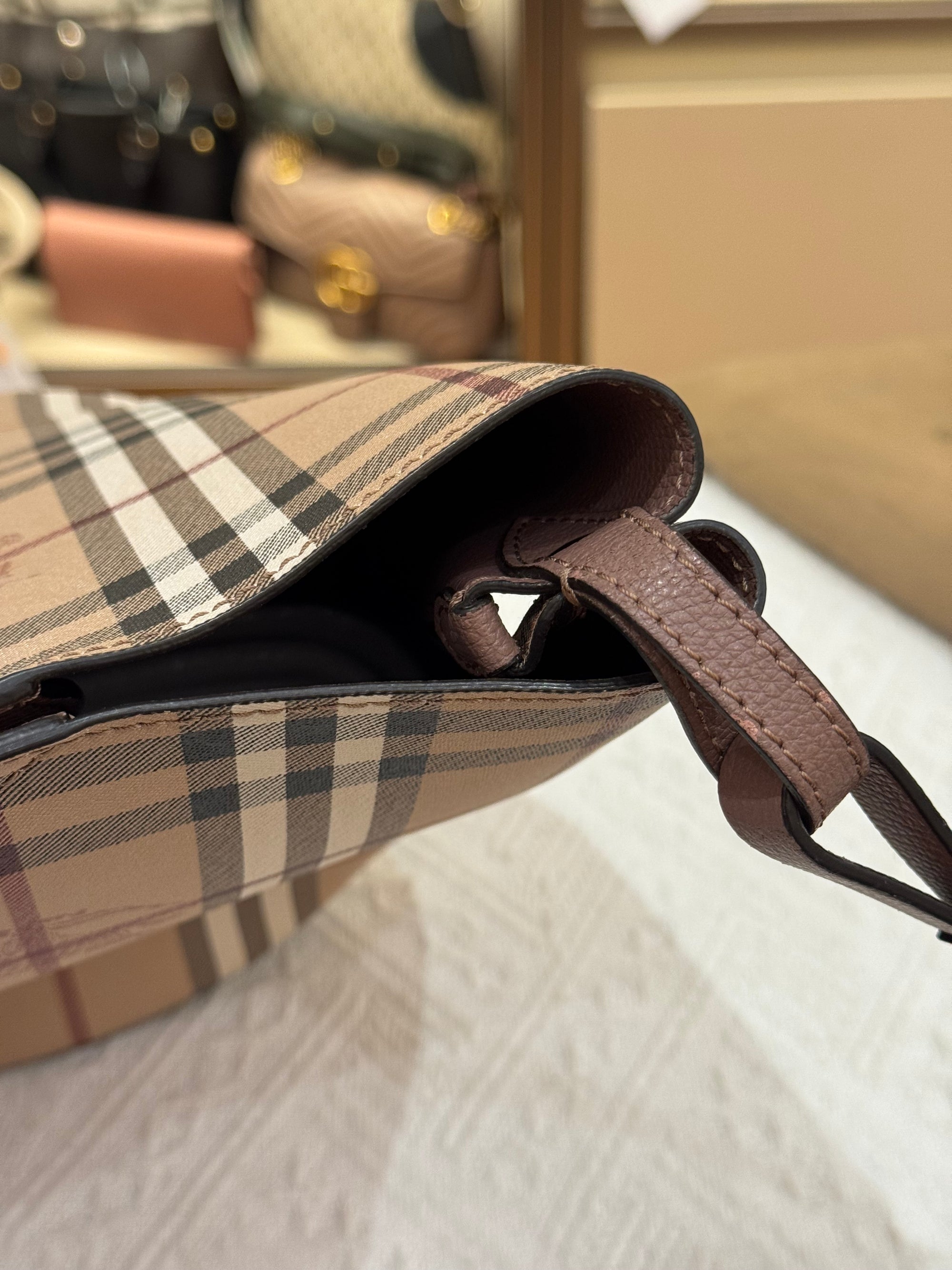 Burberry Bucket Light Edlerberry