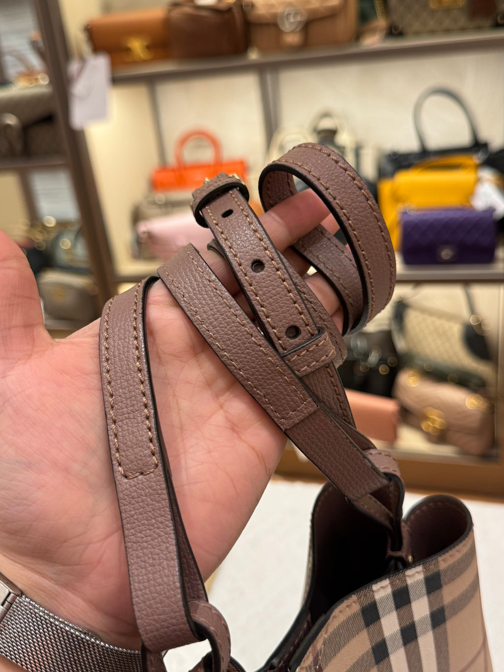 Burberry Bucket Light Edlerberry