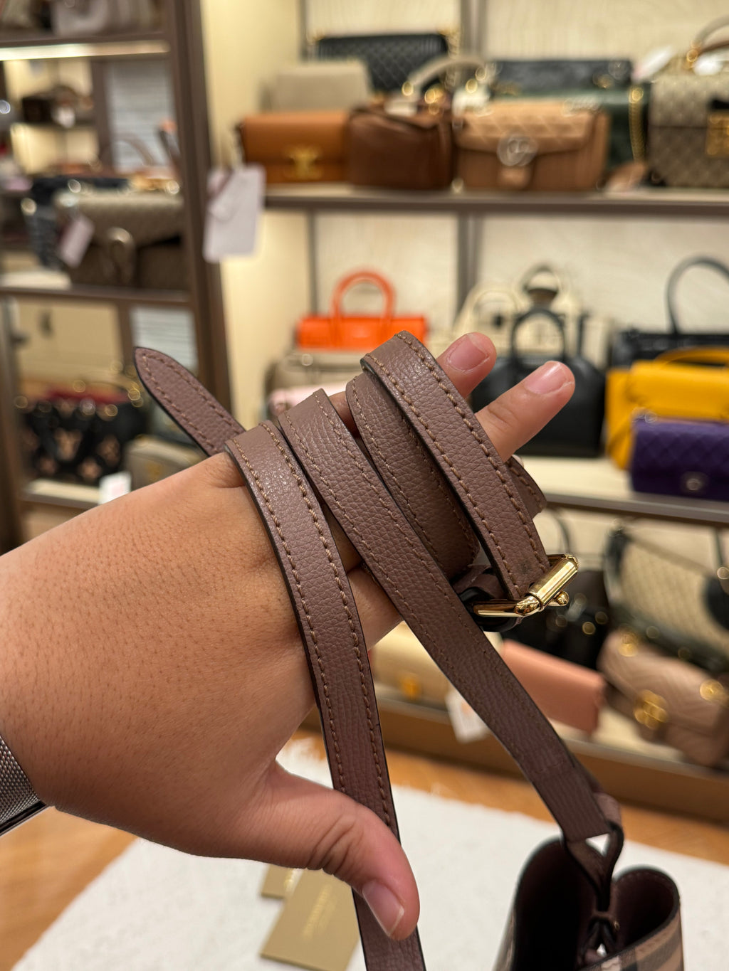 Burberry Bucket Light Edlerberry