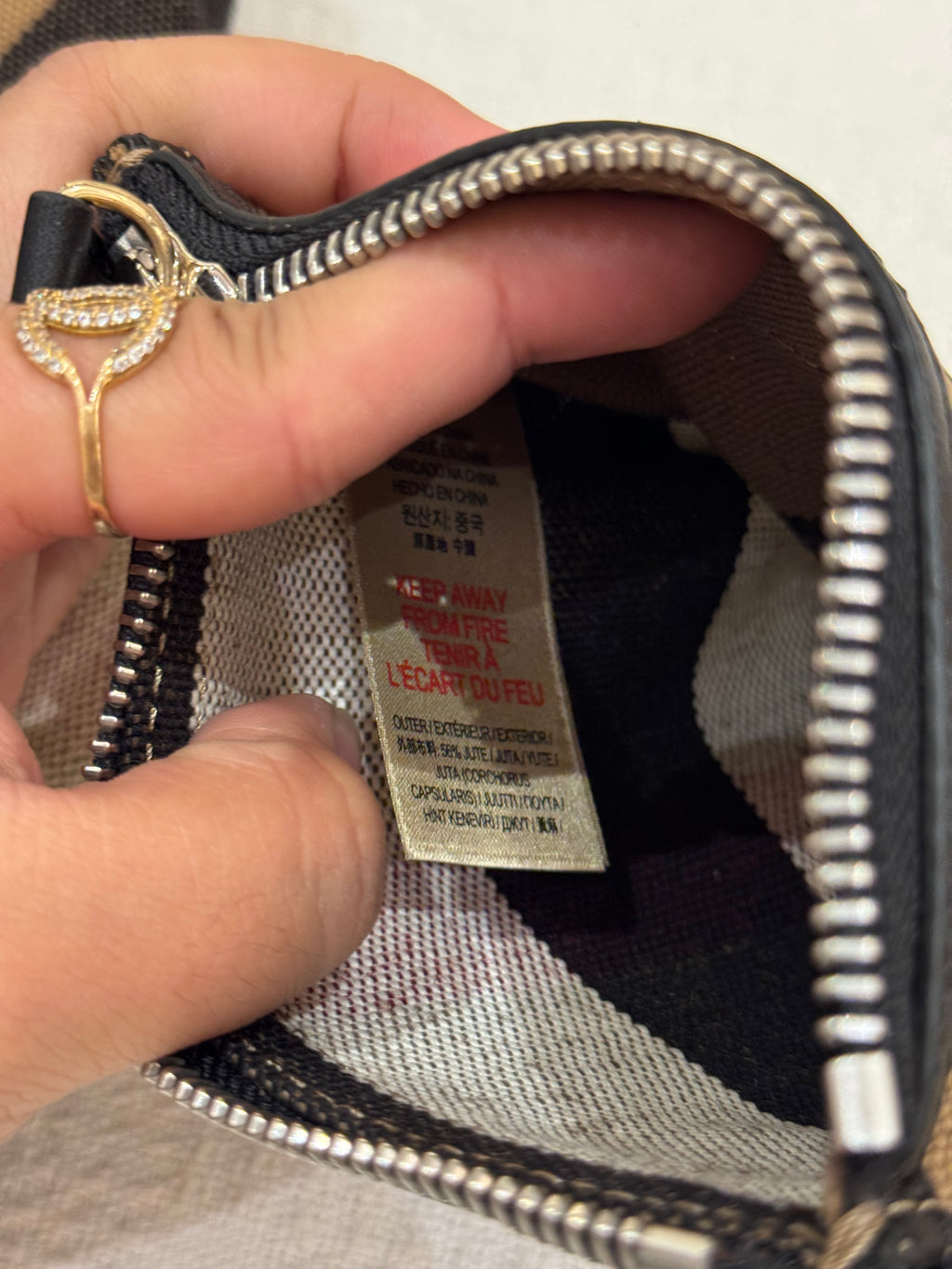 Burberry Ashby Medium Bucket