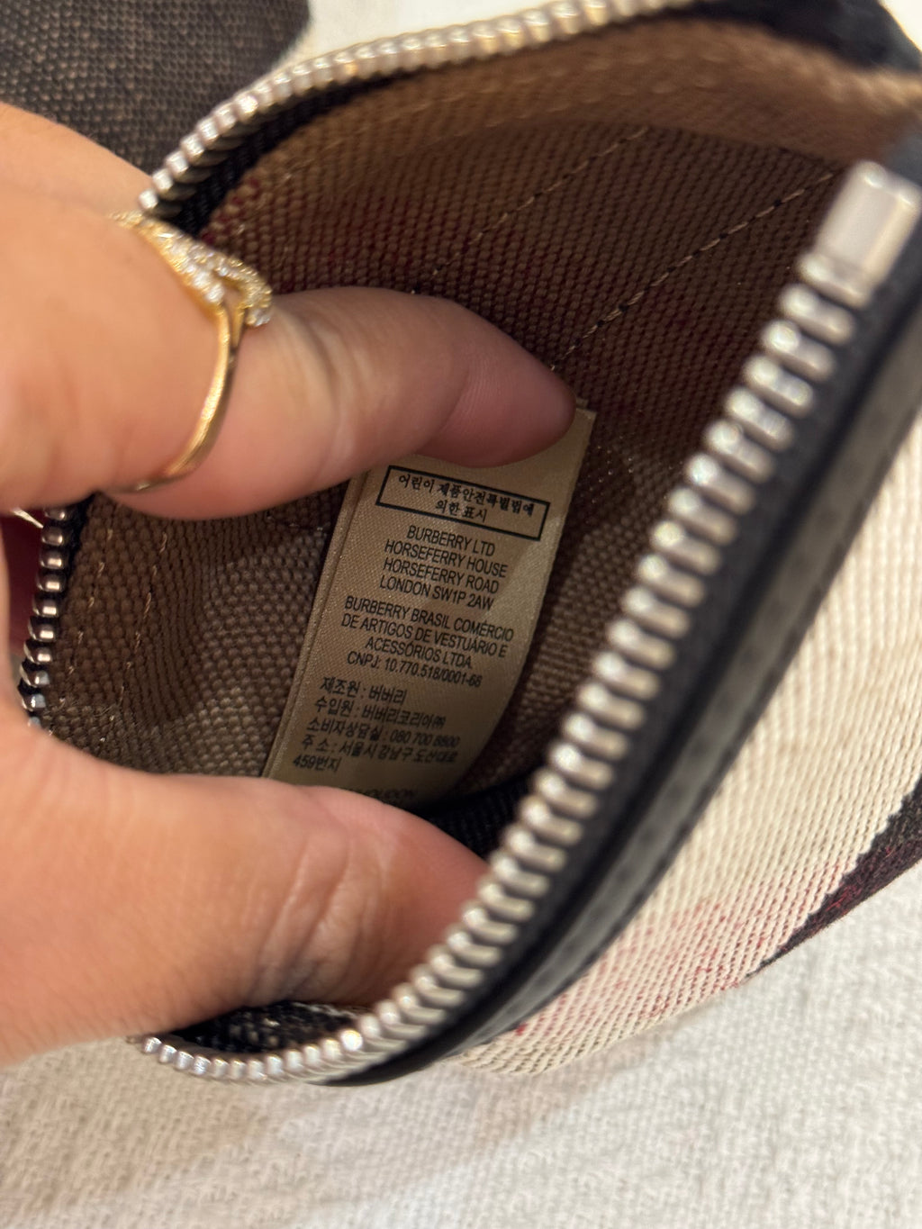Burberry Ashby Medium Bucket