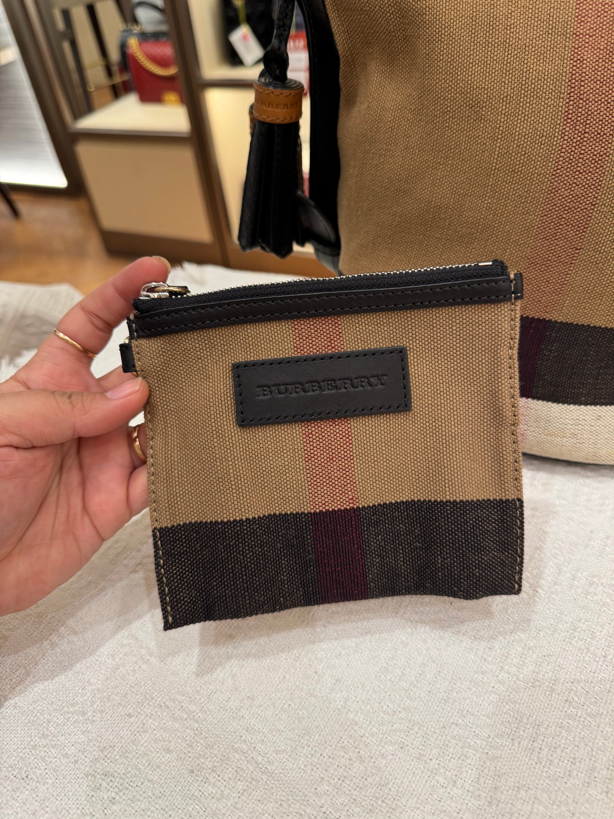 Burberry Ashby Medium Bucket