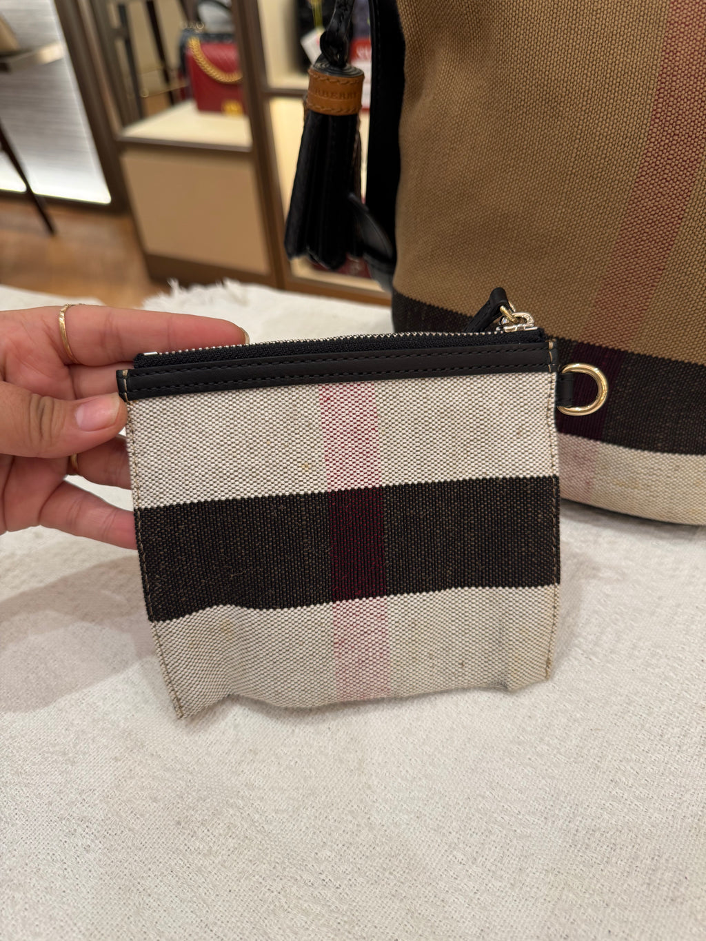 Burberry Ashby Medium Bucket