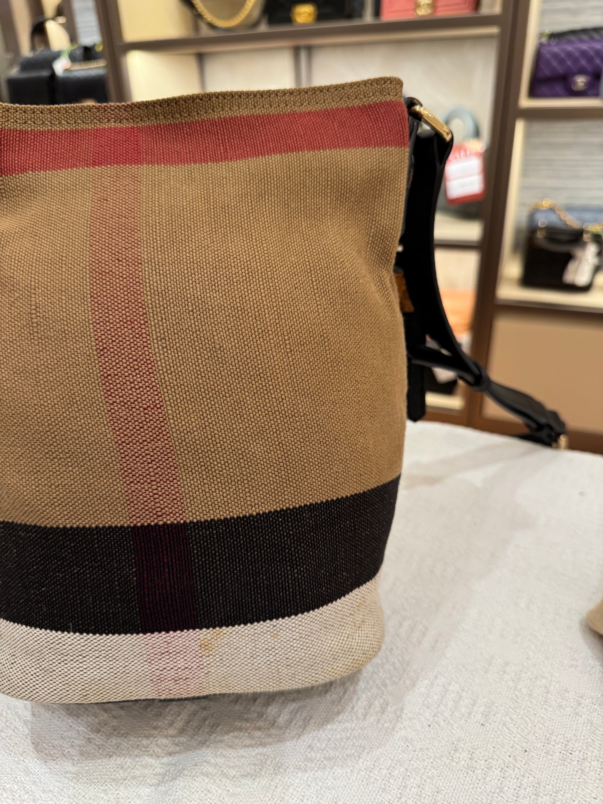 Burberry Ashby Medium Bucket